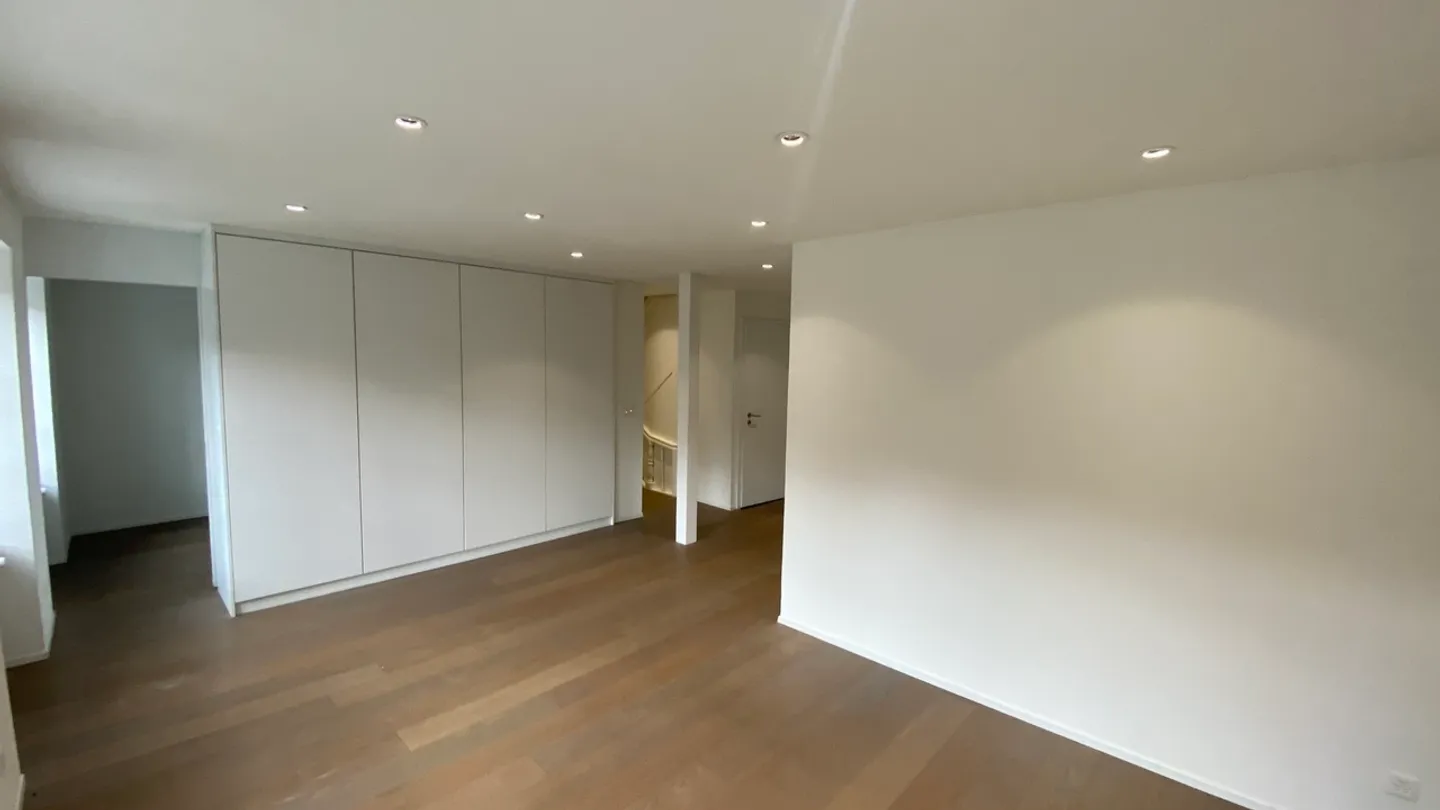 Triplex di 4,5 stanze completamente ristrutturato. - Foto 12 di 21
