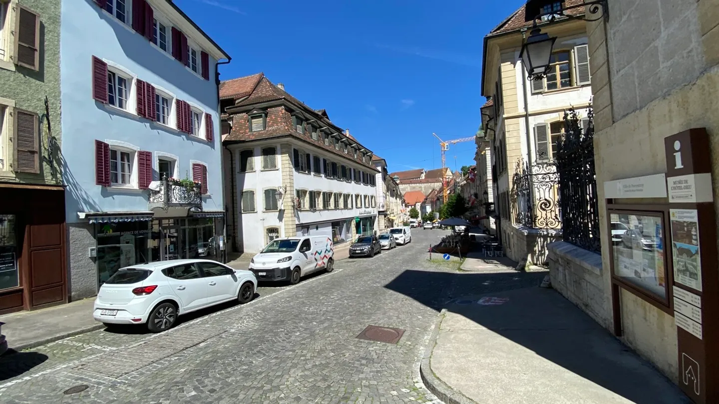 Triplex di 4,5 stanze completamente ristrutturato. - Foto 19 di 21