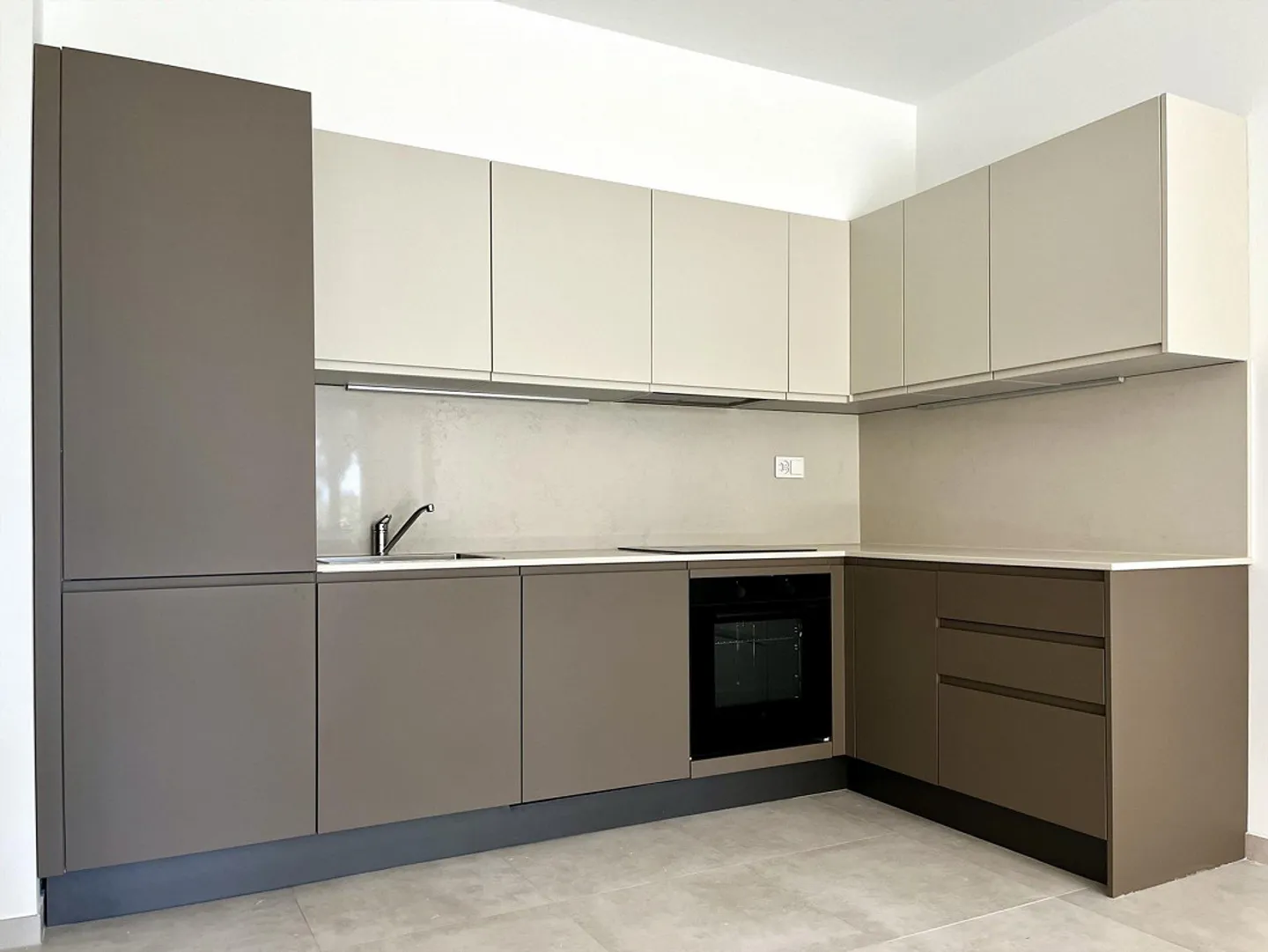 LUGANO - 2.5 Room Apartment in the Center with Garden and Hobby Room - Photo 2 of 11