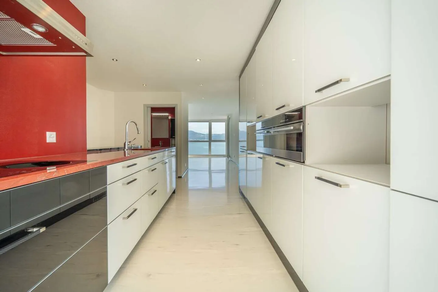 APPARTAMENTO - VISTA LAGO INEGUAGLIABILE - GARAGE DOPPIO - ESCLUSIVO - Foto 3 di 11