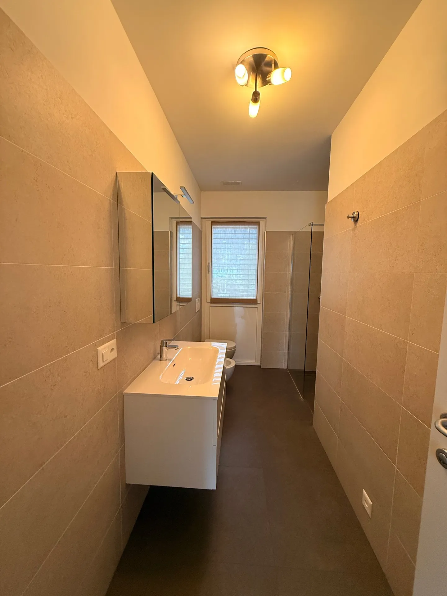 Penthouse moderne avec 4 pièces à Melano - Photo 7 sur 9