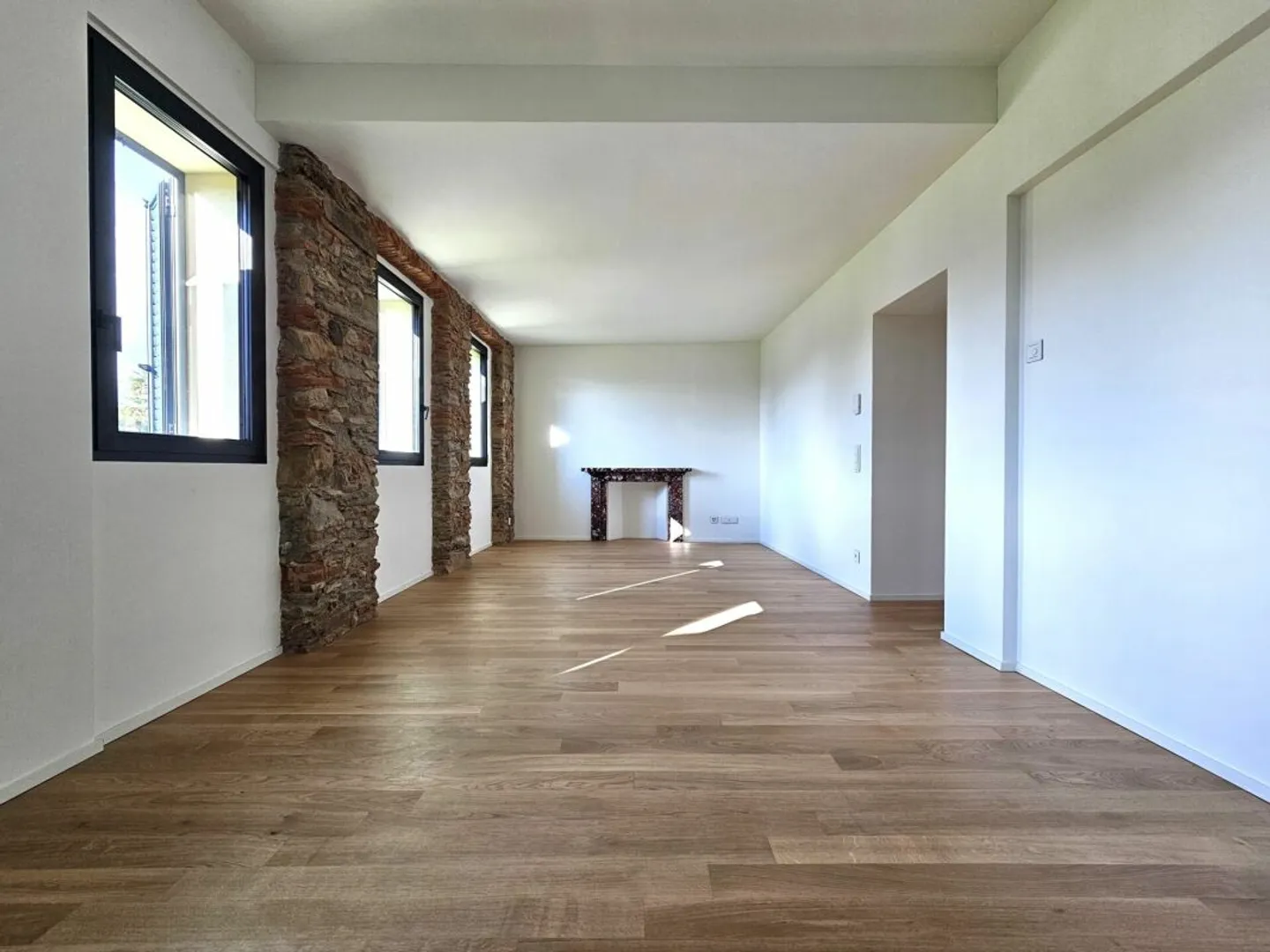 Appartement lumineux de 3,5 pièces en emplacement privilégié - Photo 1 sur 8