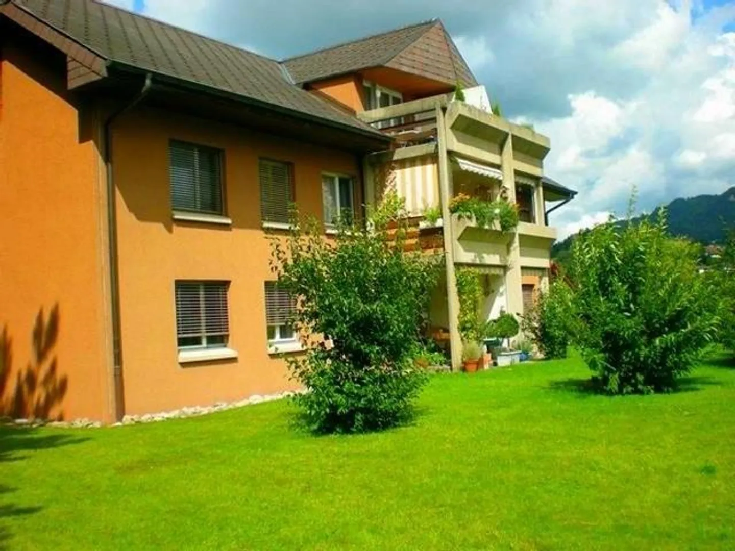 Grosszügige Dachwohnung in Oppligen - Foto 1 von 6