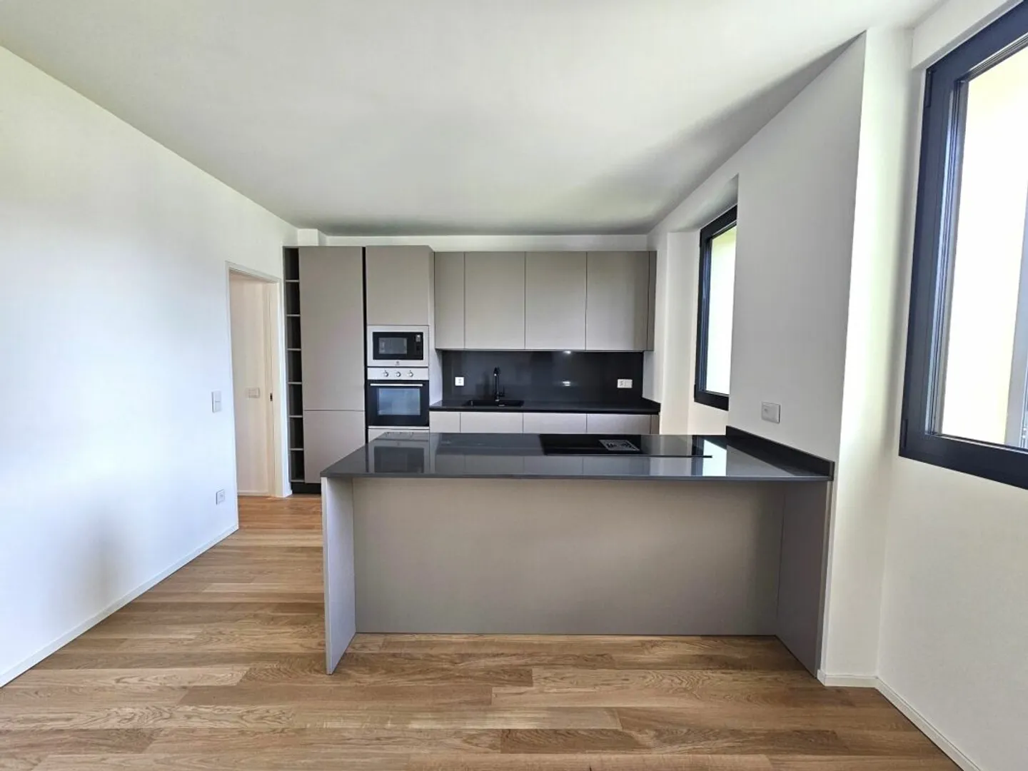 Appartement lumineux de 3,5 pièces en emplacement privilégié - Photo 3 sur 8