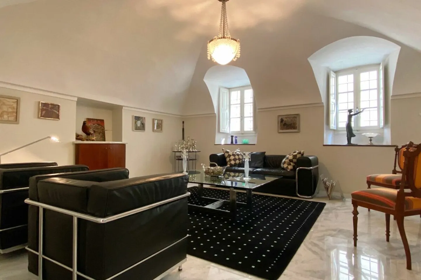 Pure tranquility !!! Restored village palazzo with Mediterranean courtyard & double garage - near Lugano - Photo 18 of 39