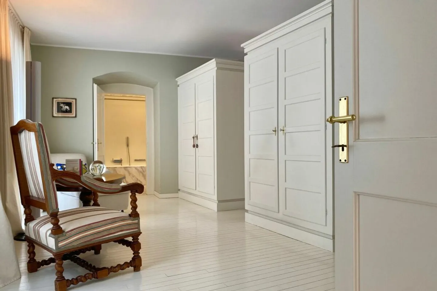 Pure tranquility !!! Restored village palazzo with Mediterranean courtyard & double garage - near Lugano - Photo 21 of 39