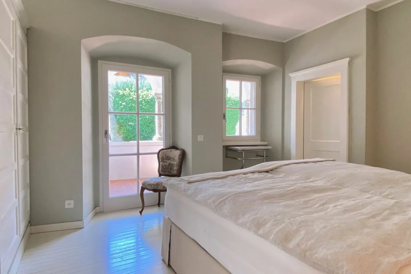 Pure tranquility !!! Restored village palazzo with Mediterranean courtyard & double garage - near Lugano - Photo 23 of 39