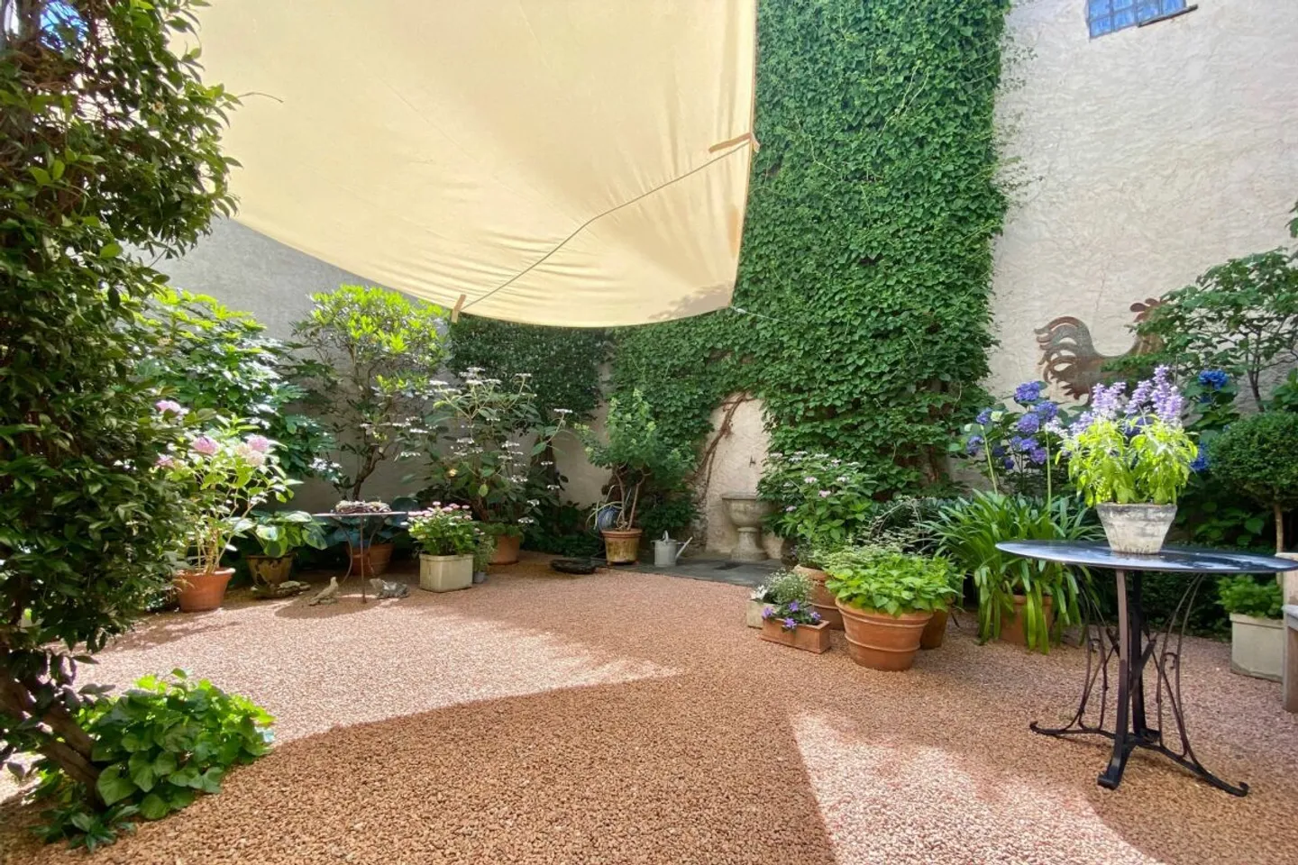 Pure tranquility !!! Restored village palazzo with Mediterranean courtyard & double garage - near Lugano - Photo 25 of 39