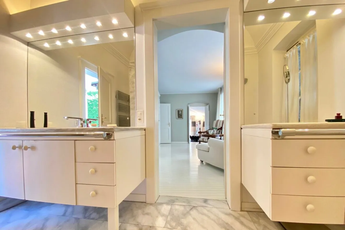 Pure tranquility !!! Restored village palazzo with Mediterranean courtyard & double garage - near Lugano - Photo 27 of 39