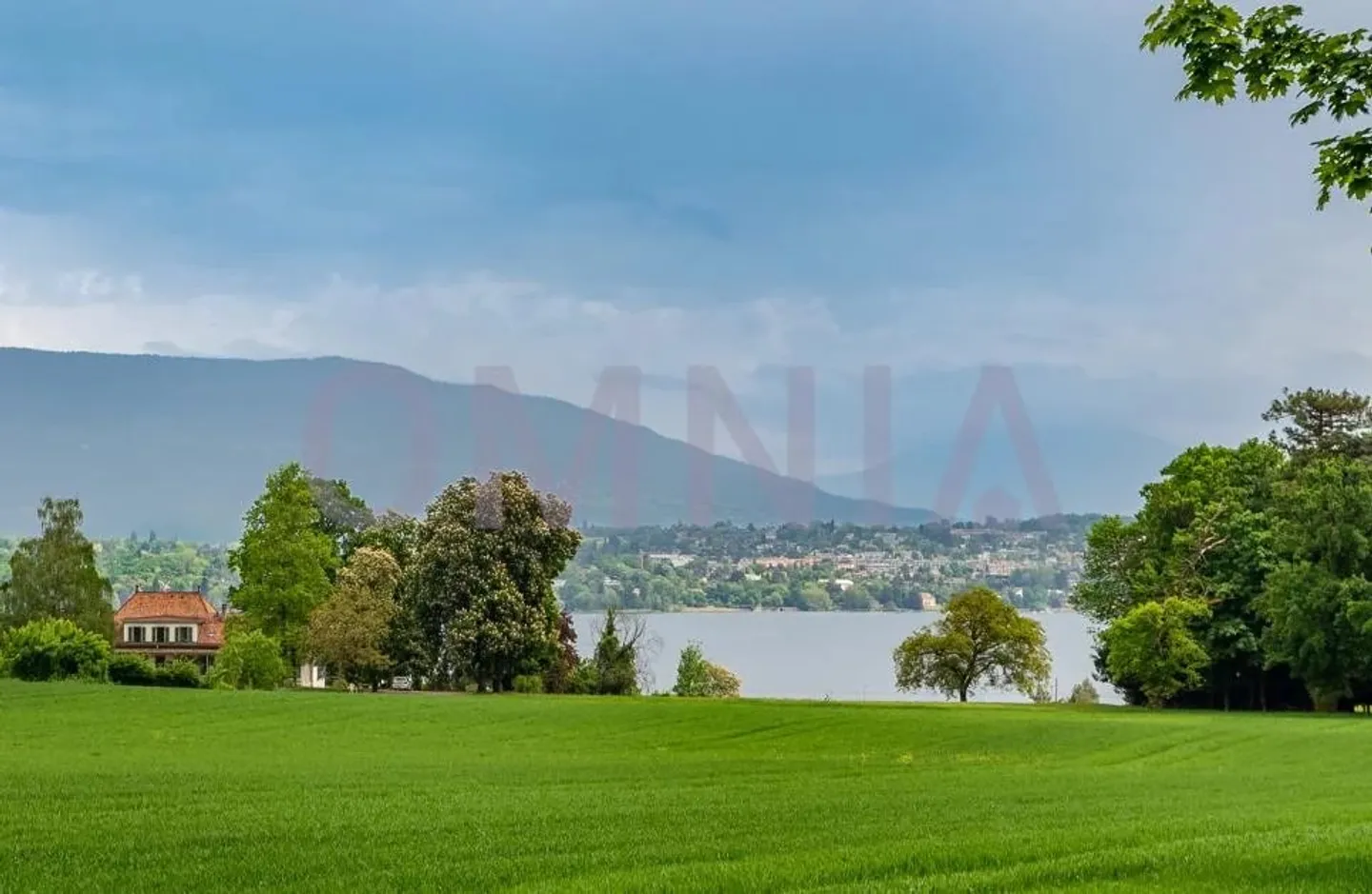 Casa di 230 m2 vicino al lago - Foto 1 di 4