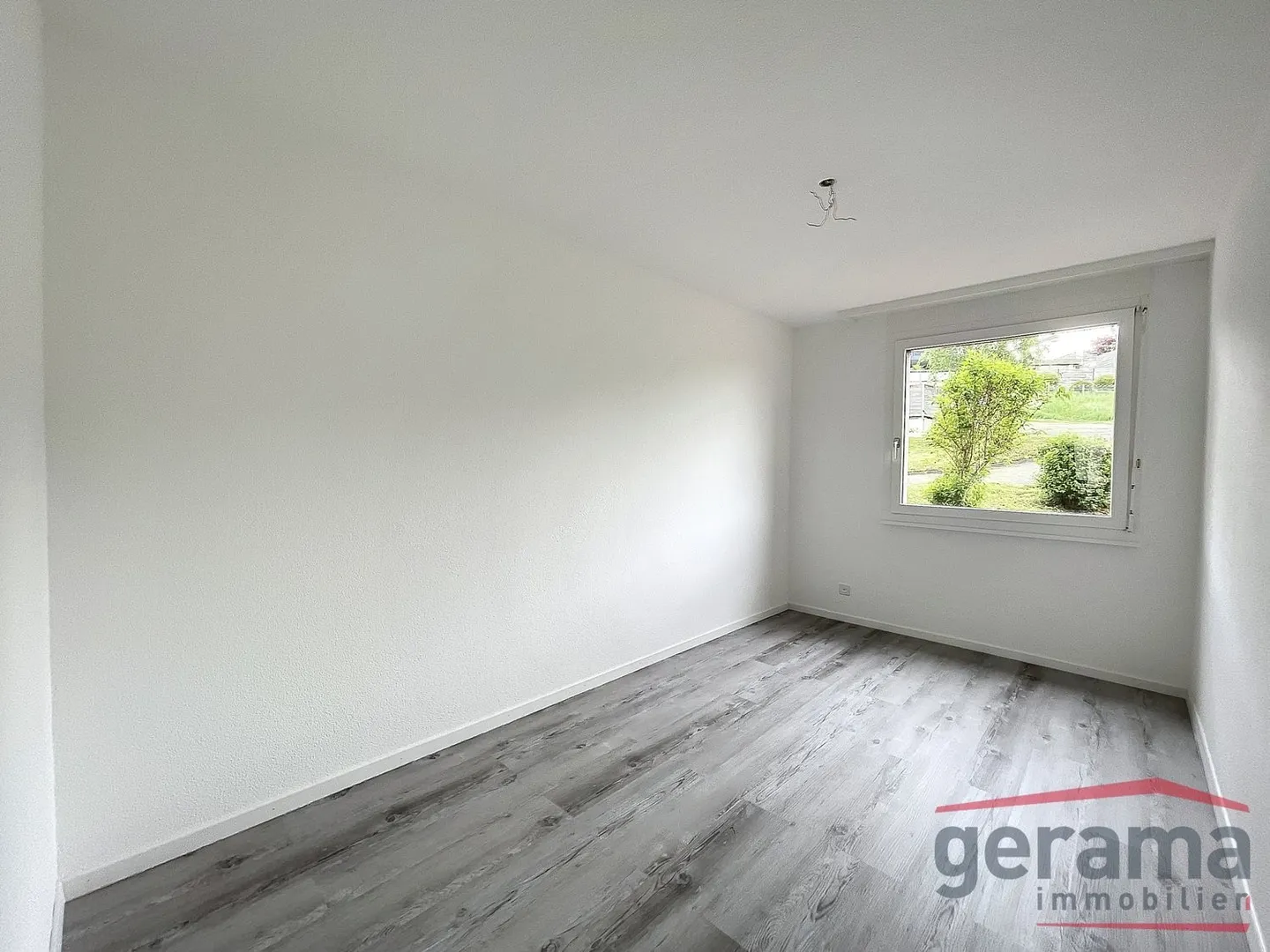 Renovierte 4.5 Zimmerwohnung in Schmitten - Foto 3 von 7