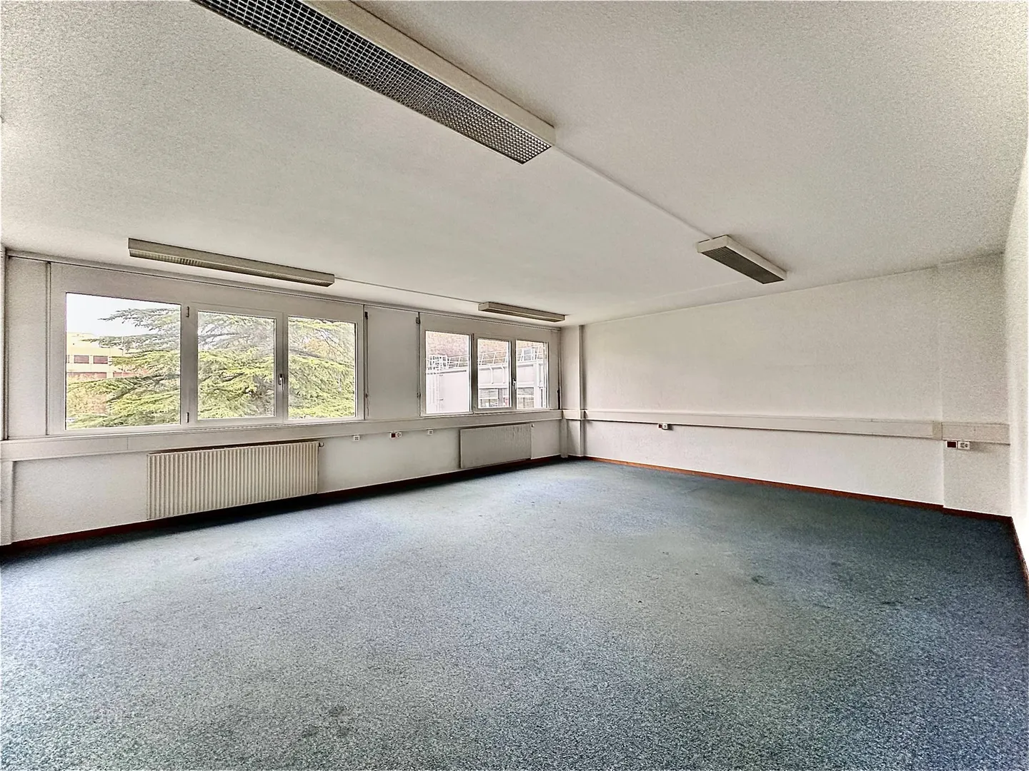 Office space for rent - Photo 7 of 8