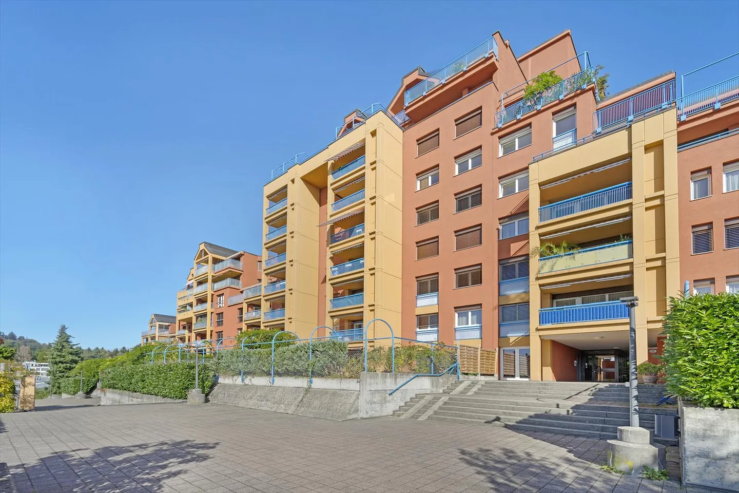 Place de parking pratique - Photo 1 sur 1