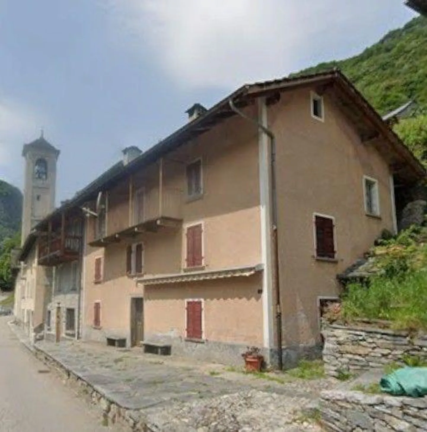 «*Fabbricato abitato*» - Foto 1 di 13