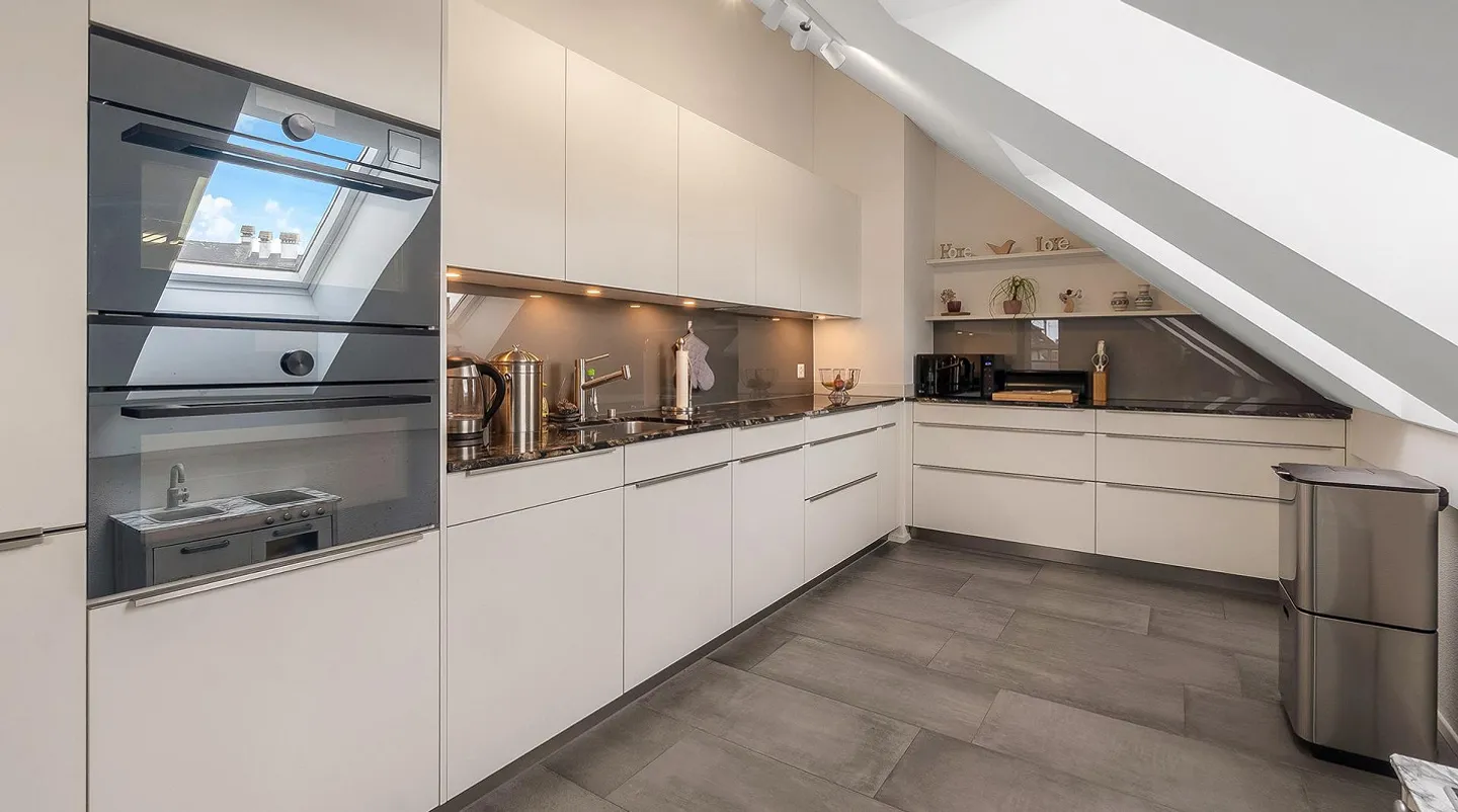 Living like in your own house - bright, spacious and private - Photo 7 of 11