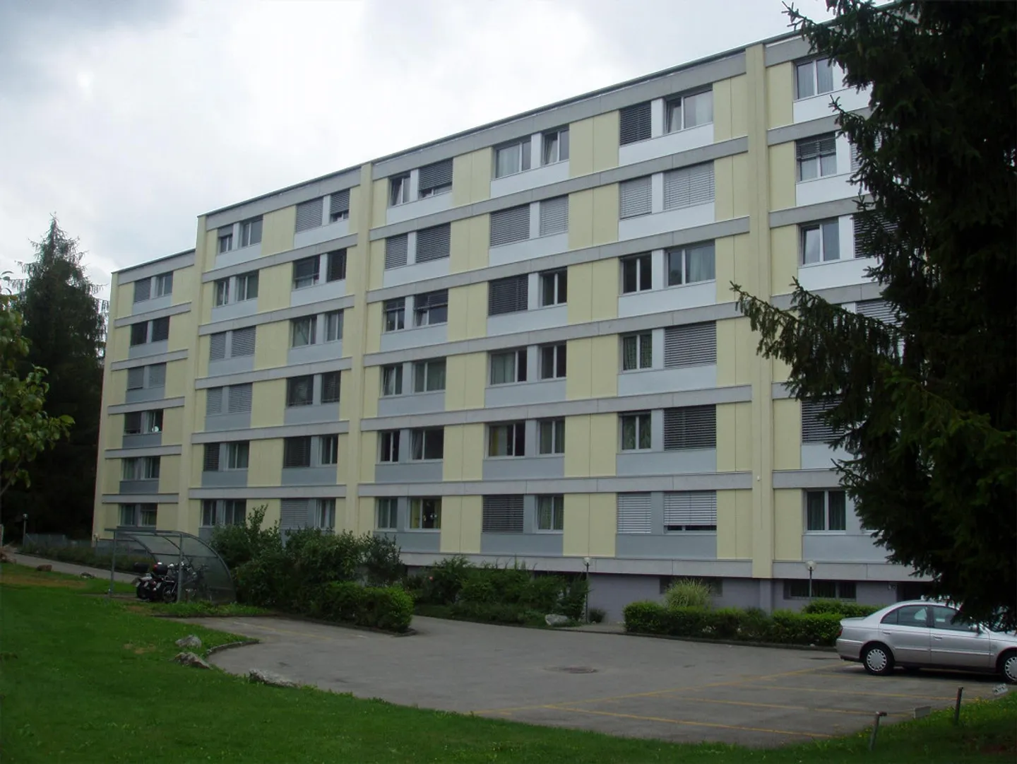 Appartamento moderno di 4,5 stanze con balcone a Gümligen - Foto 1 di 7