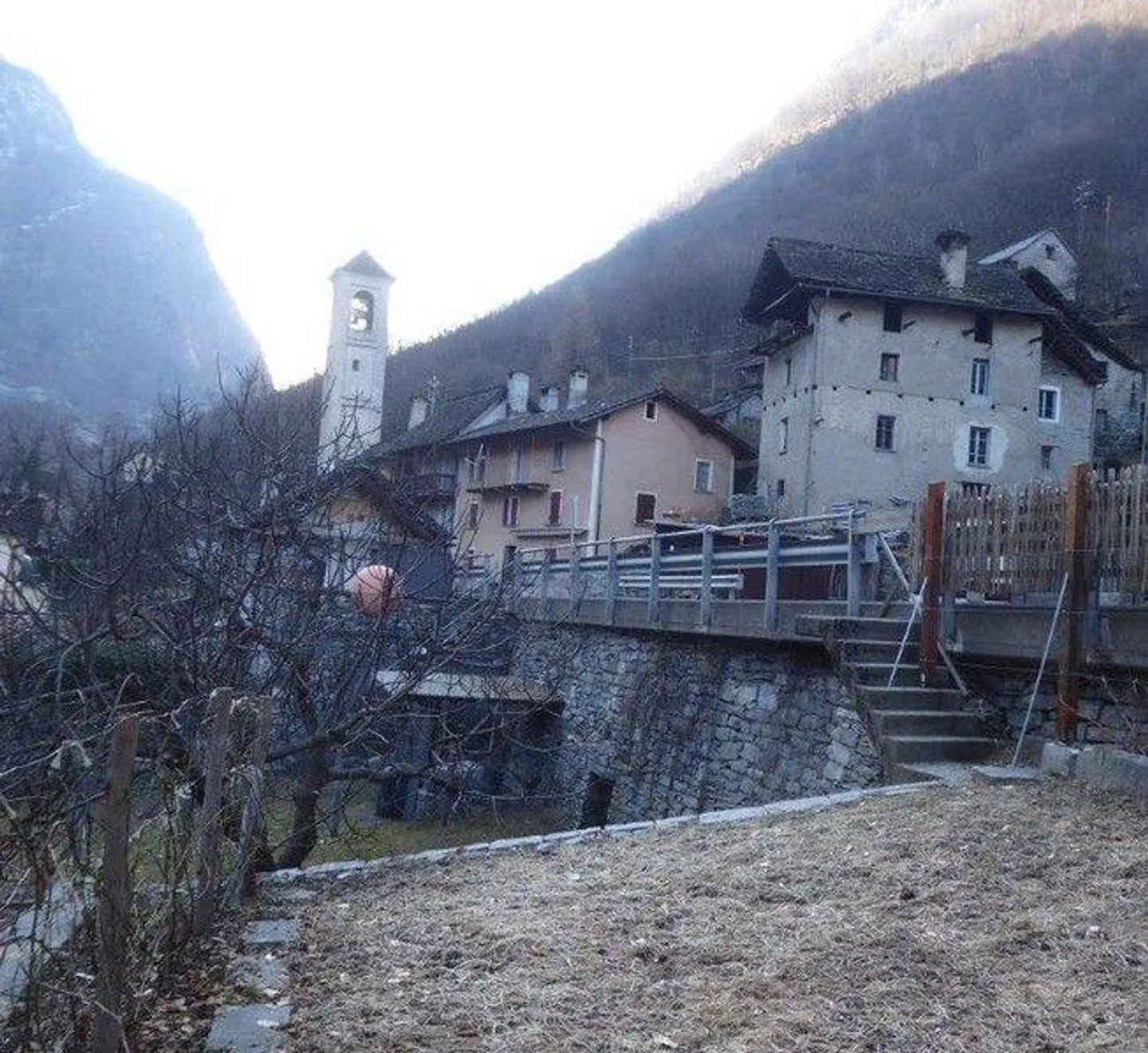 «*Fabbricato abitato*» - Foto 2 di 13