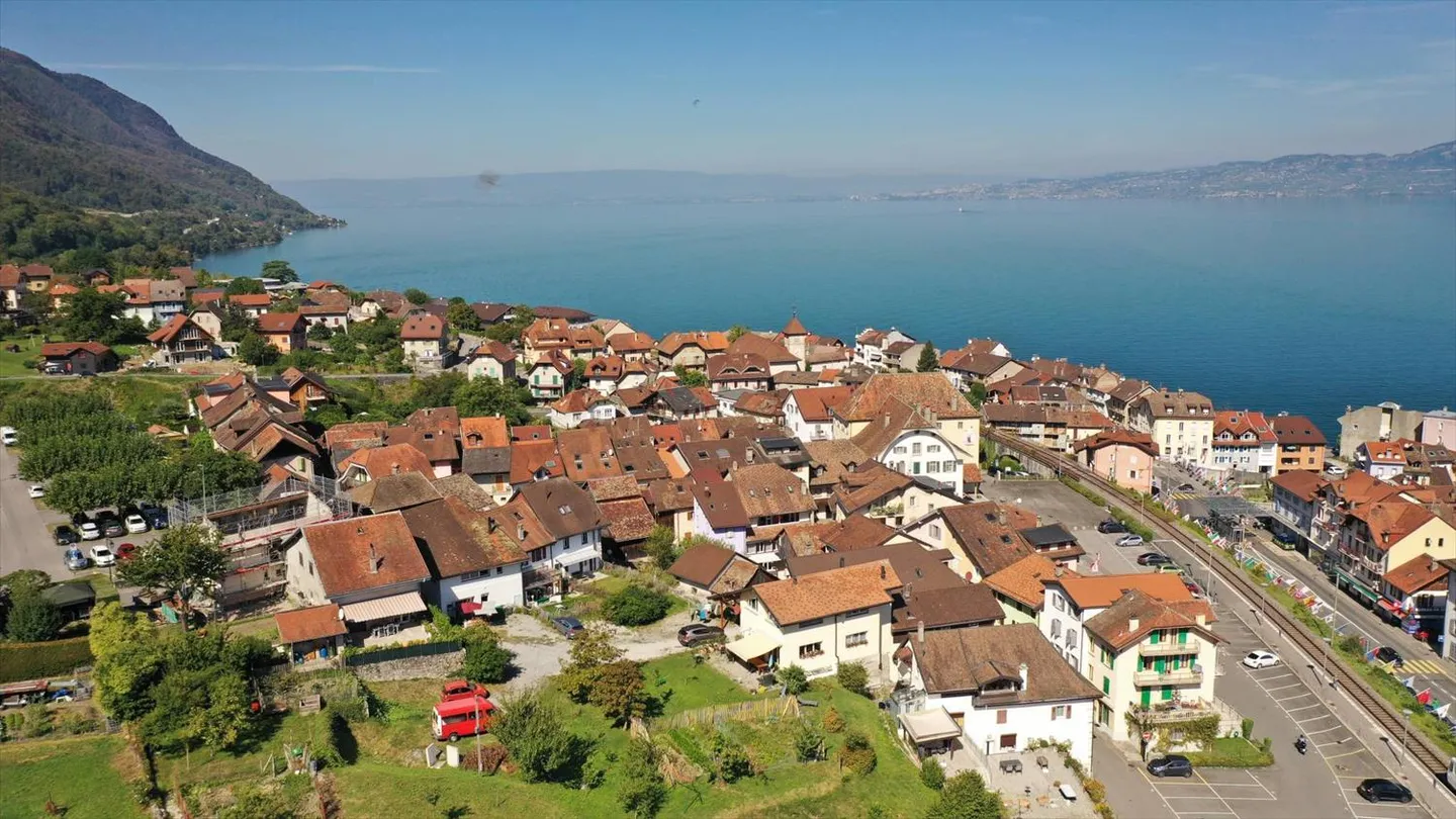 Casa con 2 appartamenti situata nel cuore del villaggio di Saint-Gingolph - Foto 1 di 13
