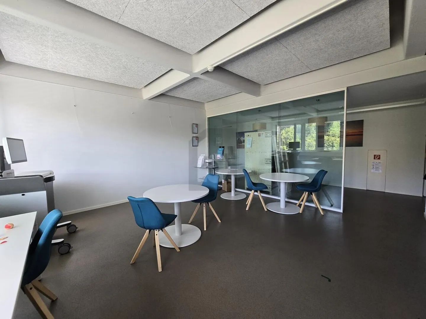 Office space for rent - Photo 2 of 5