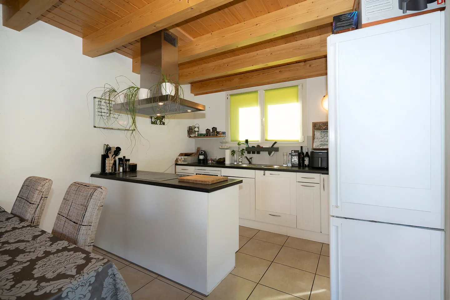 Chalet-villa idéal pour une vie paisible et confortable - Photo 2 sur 12