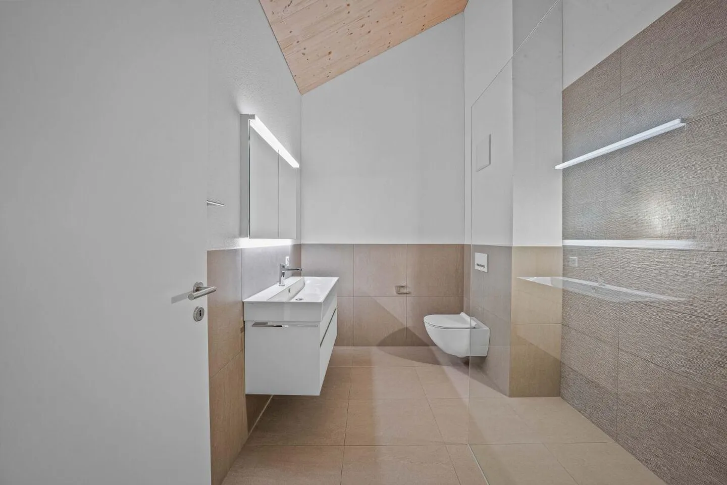 5.5-Room Penthouse Apartment - Photo 7 of 13