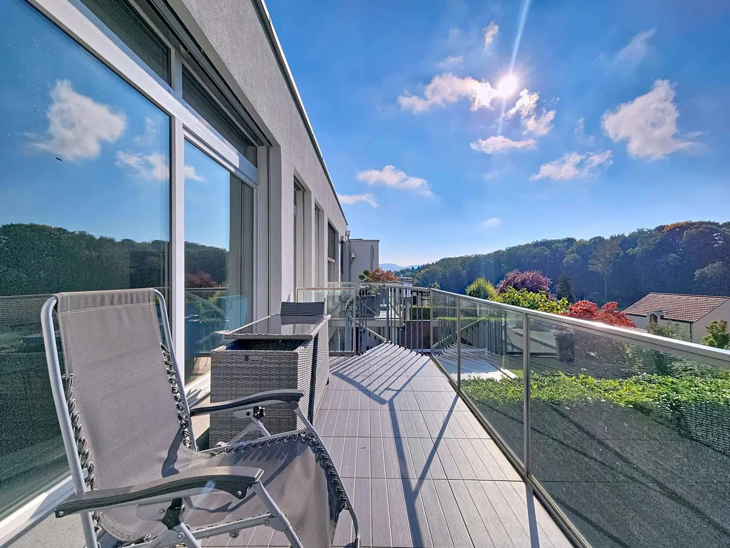 Maison adjacente avec 5,5 pièces, jardin et vignobles - Photo 11 sur 13