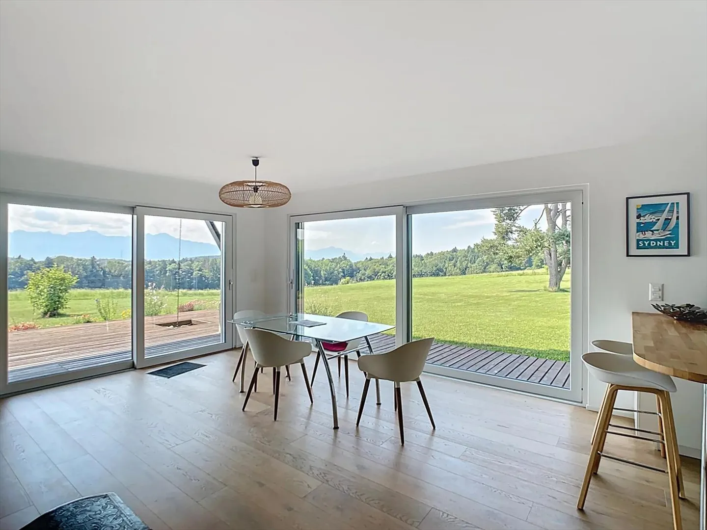 Maison rénovée avec un immense jardin - Photo 1 sur 13