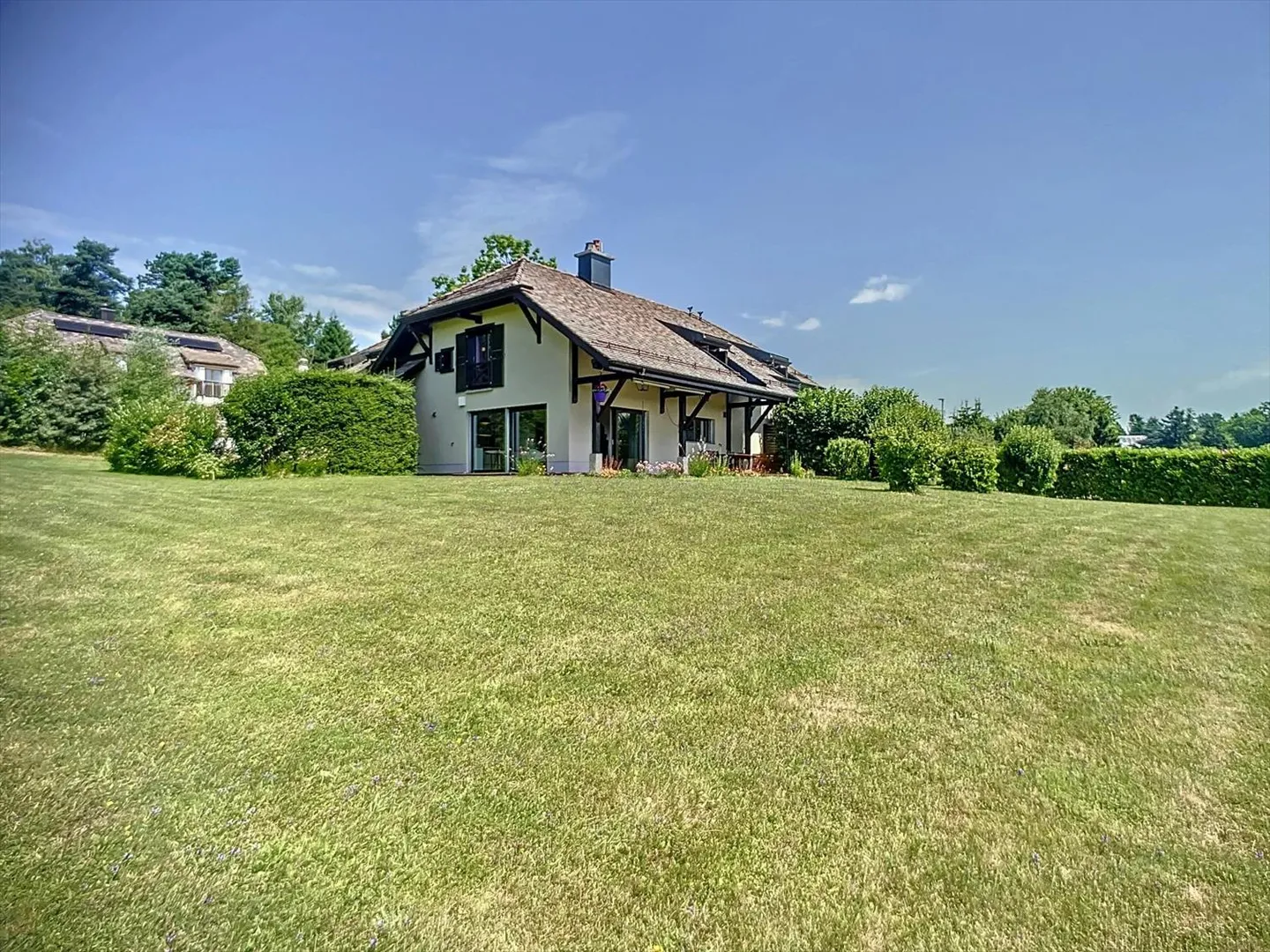 Maison rénovée avec un immense jardin - Photo 13 sur 13