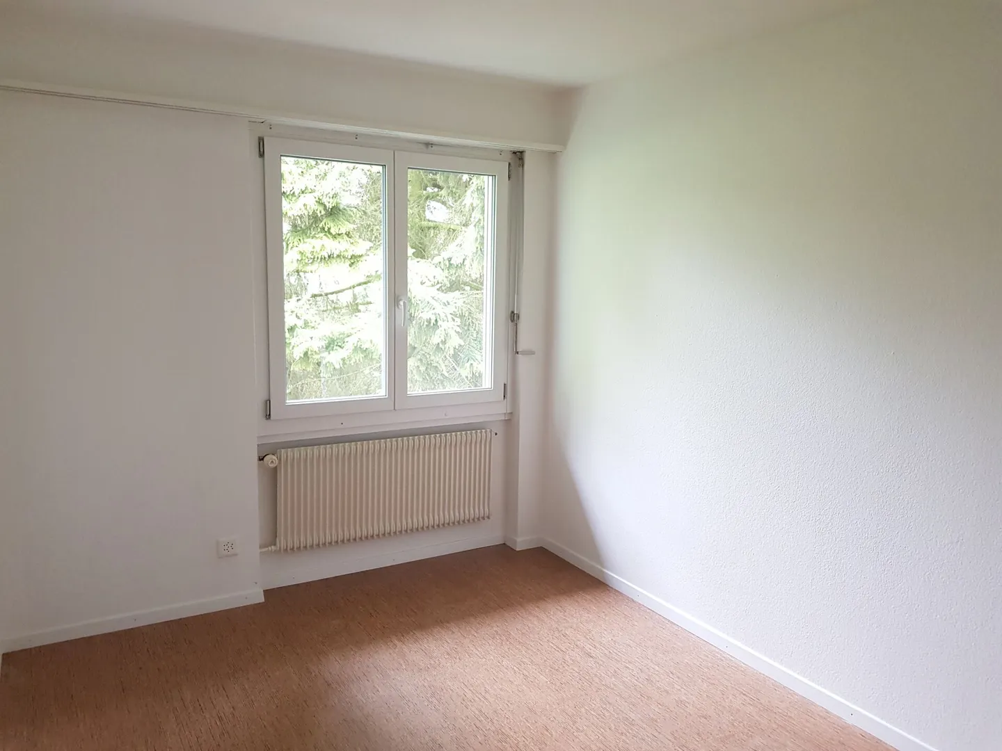 Renovated 4-room apartment in Lyss - Photo 3 of 12