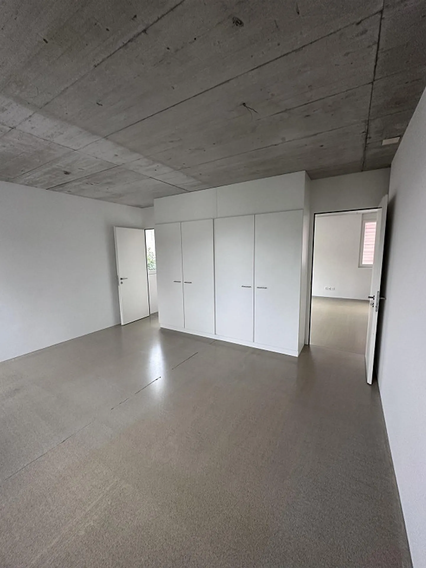 exklusive Wohnung in kleinem Mehrfamilienhaus im 2.OG - Foto 9 von 18