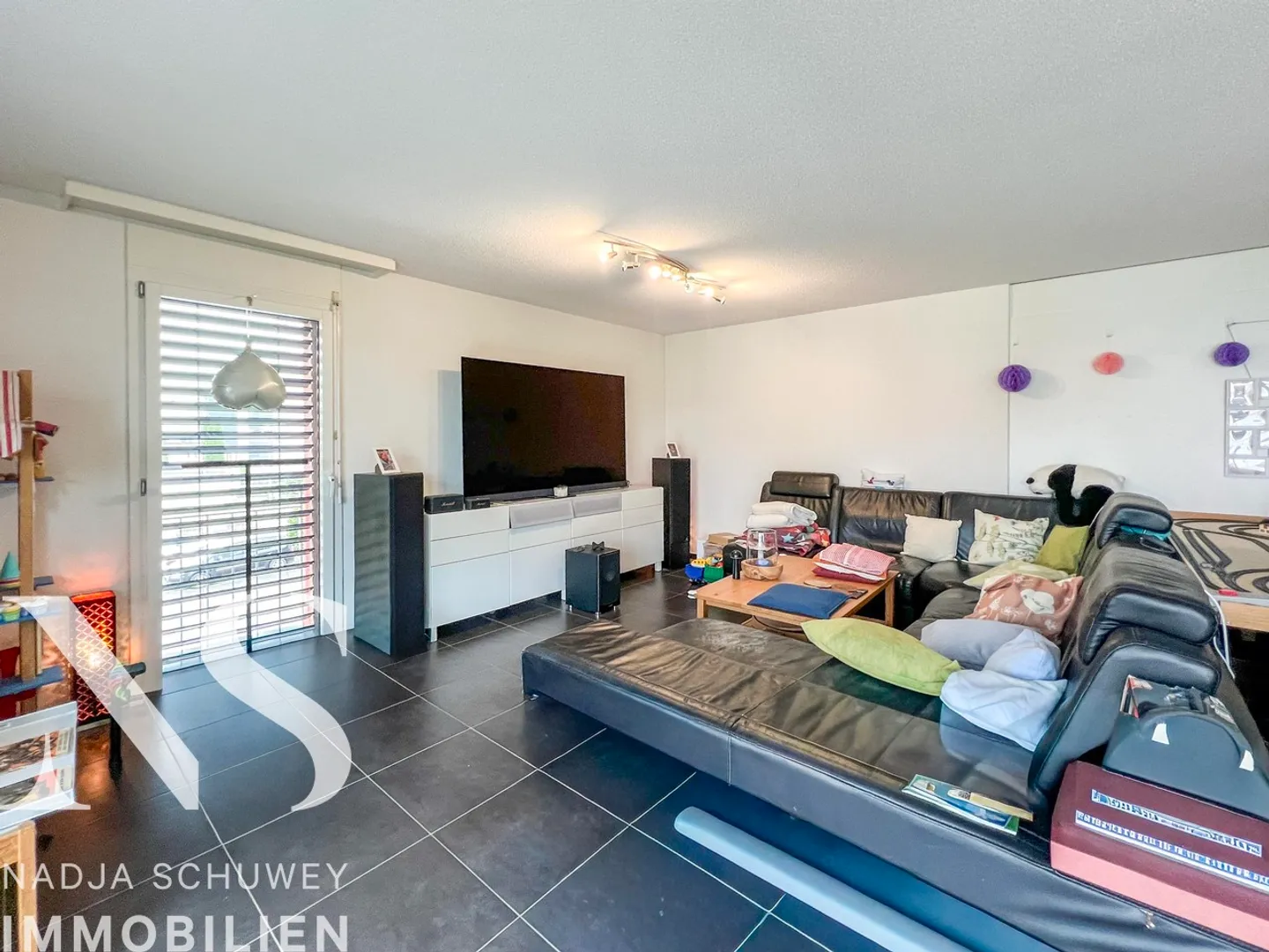Spacious 4.5-Room Apartment - Photo 6 of 15