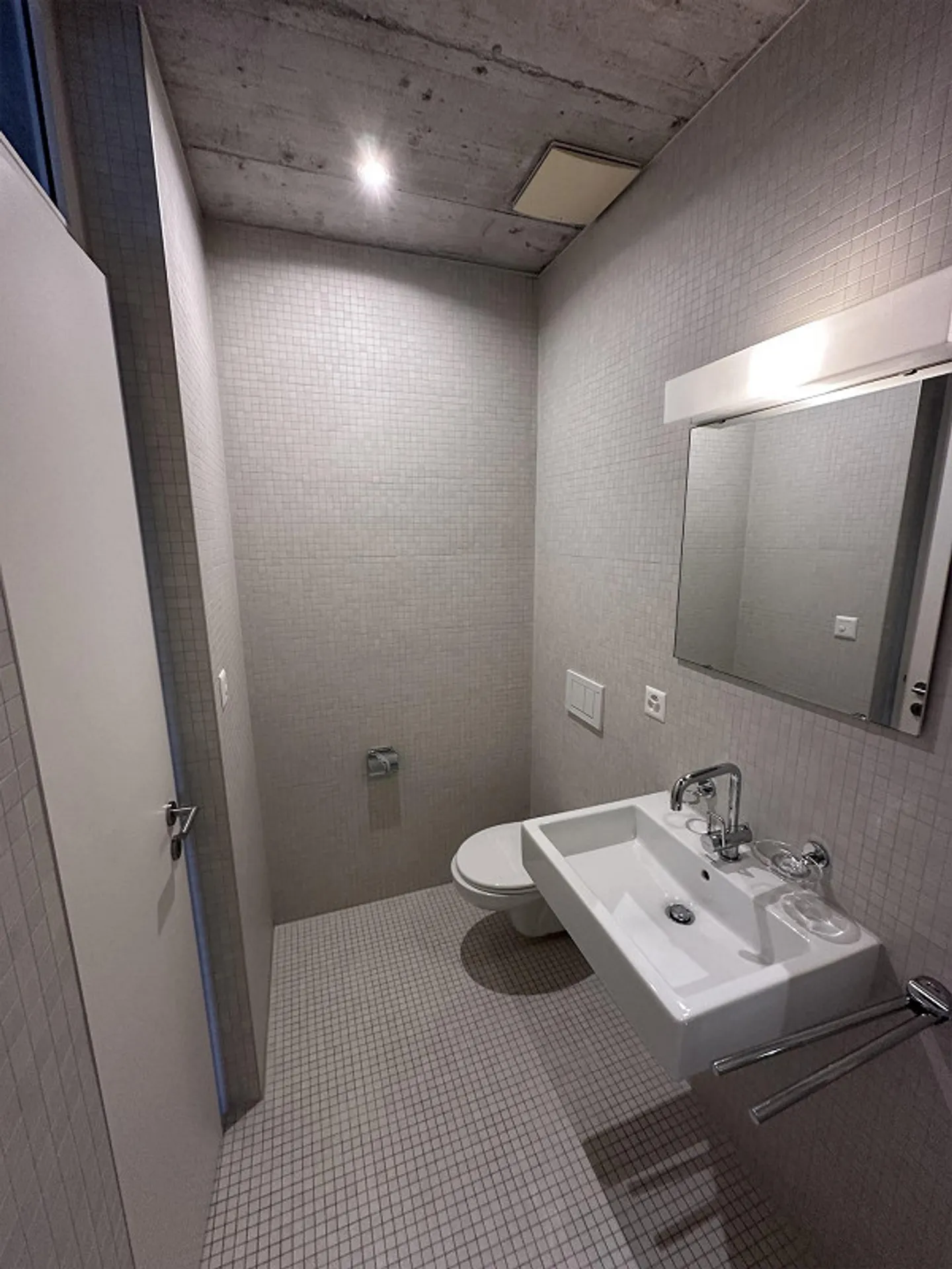 exklusive Wohnung in kleinem Mehrfamilienhaus im 2.OG - Foto 14 von 18