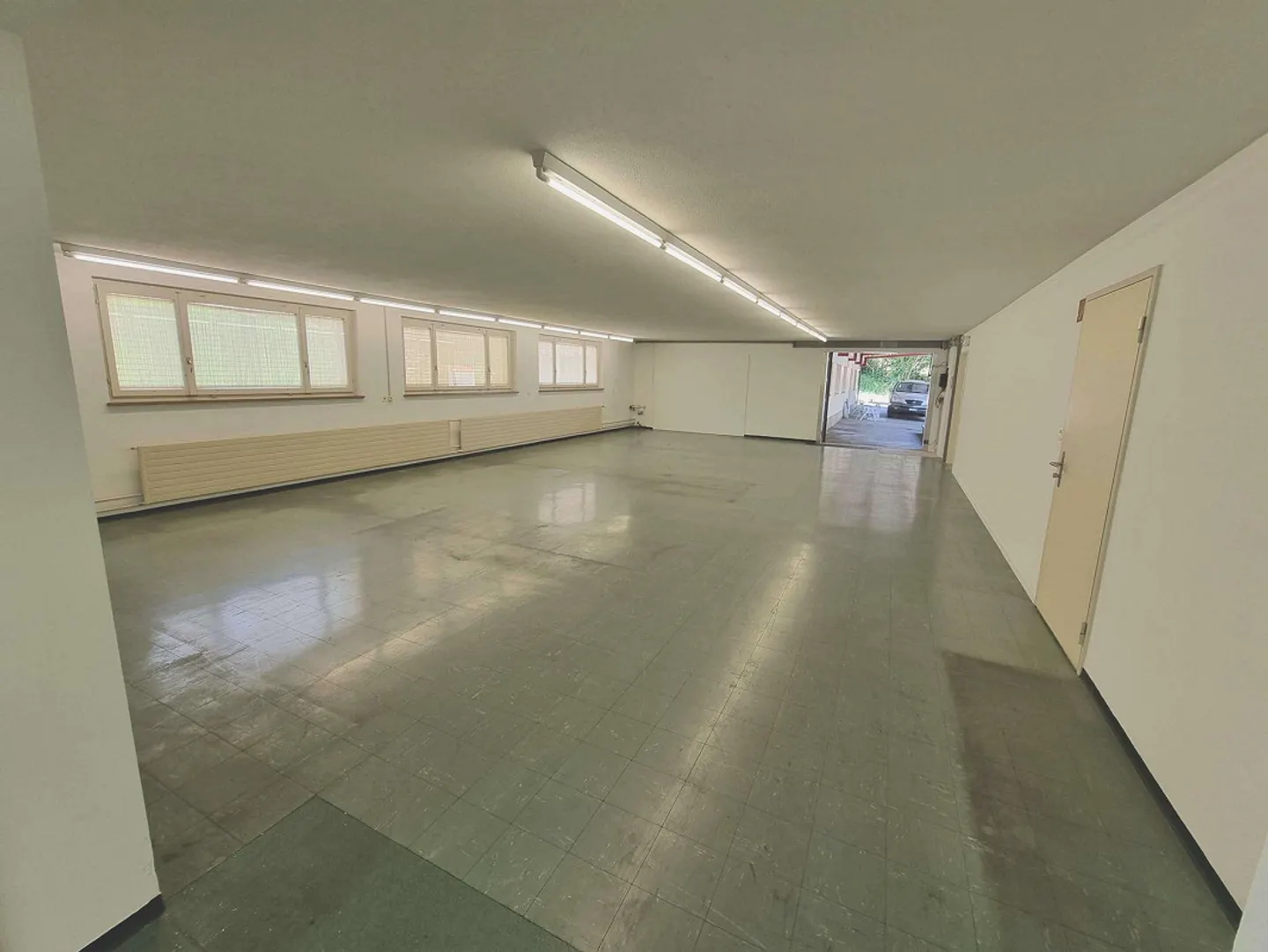 280 m2 for business, storage, hobby room, also smaller units - Photo 1 of 4