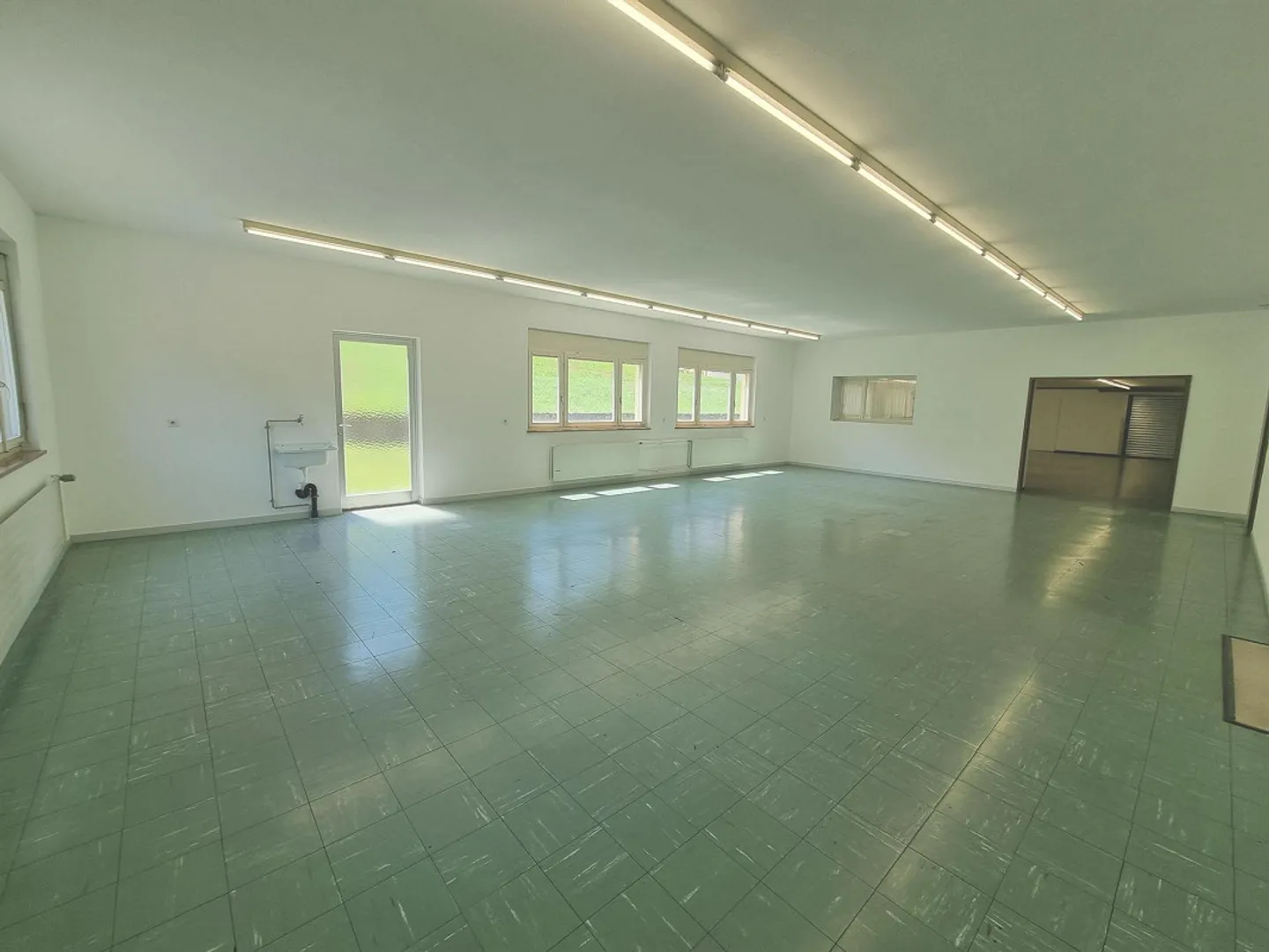 280 m2 for business, storage, hobby room, also smaller units - Photo 2 of 4