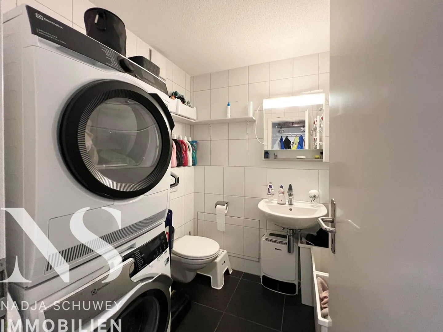 Spacious 4.5-Room Apartment - Photo 13 of 15