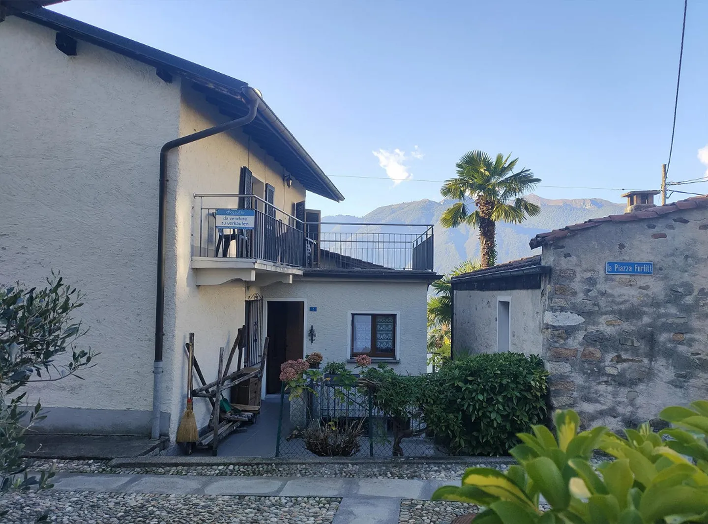 Single-family house in the village center of Fosano in a quiet location - Photo 2 of 17