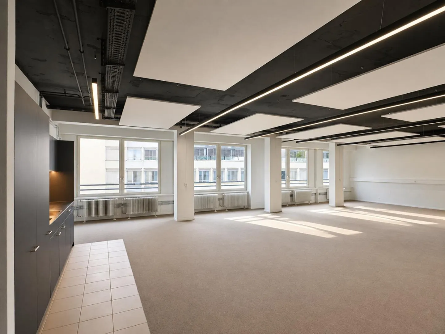 Pronto per la tua attività - 275 m² di spazio ufficio moderno a Bienne - Foto 1 di 12