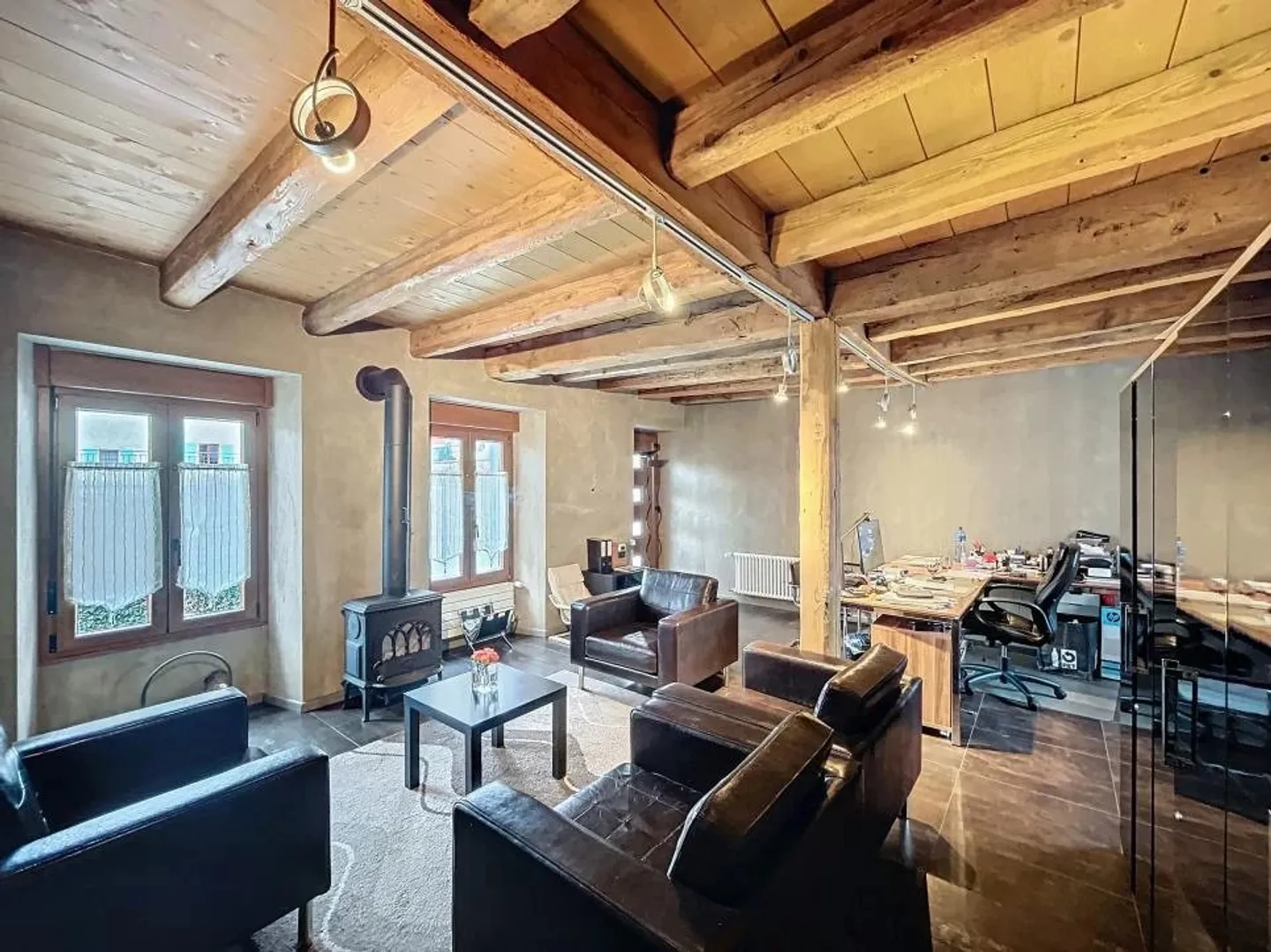 Beautiful house with large garden! Perfect for a family! - Photo 2 of 13