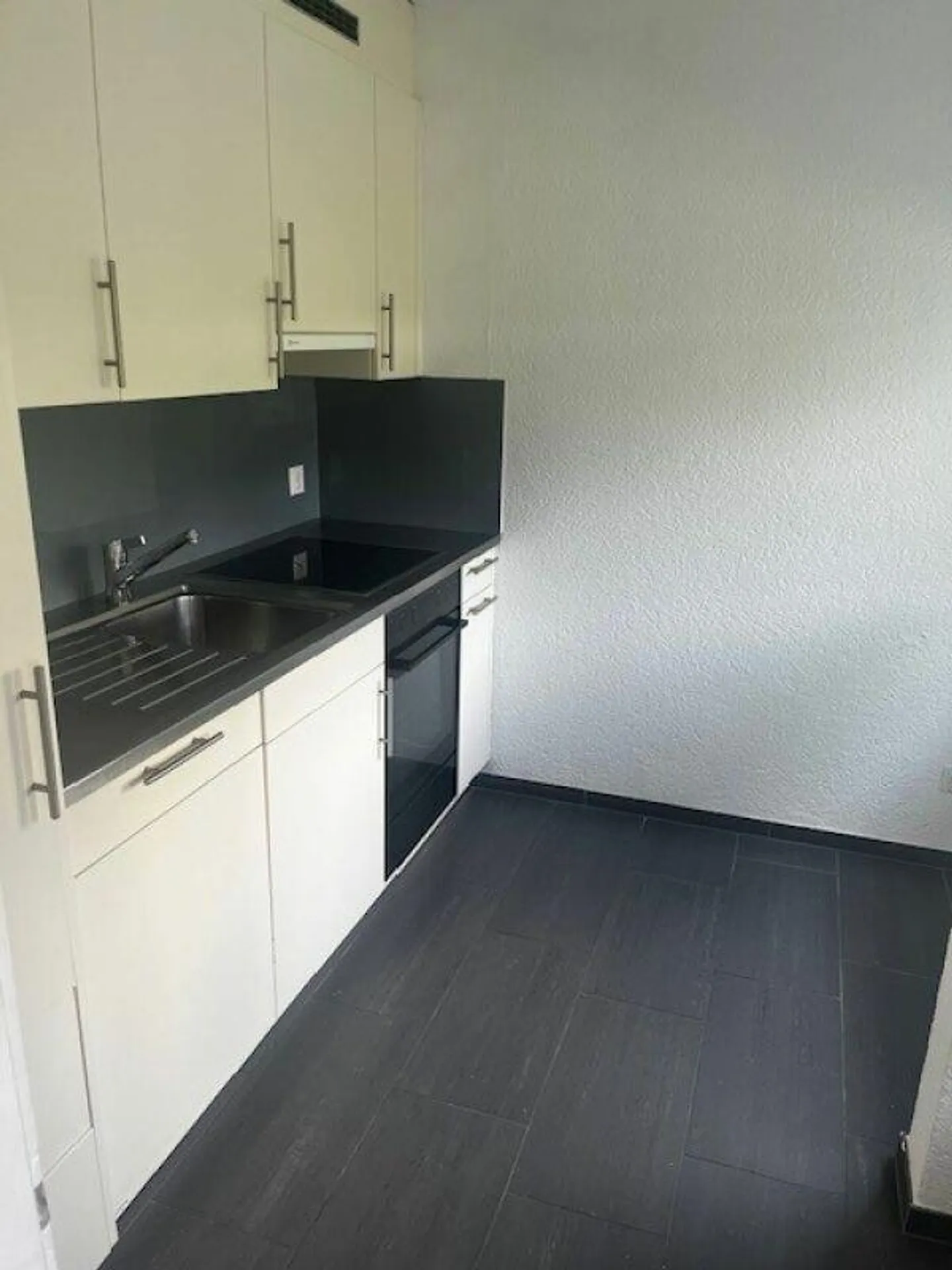 3.5 Room Apartment - Photo 7 of 9