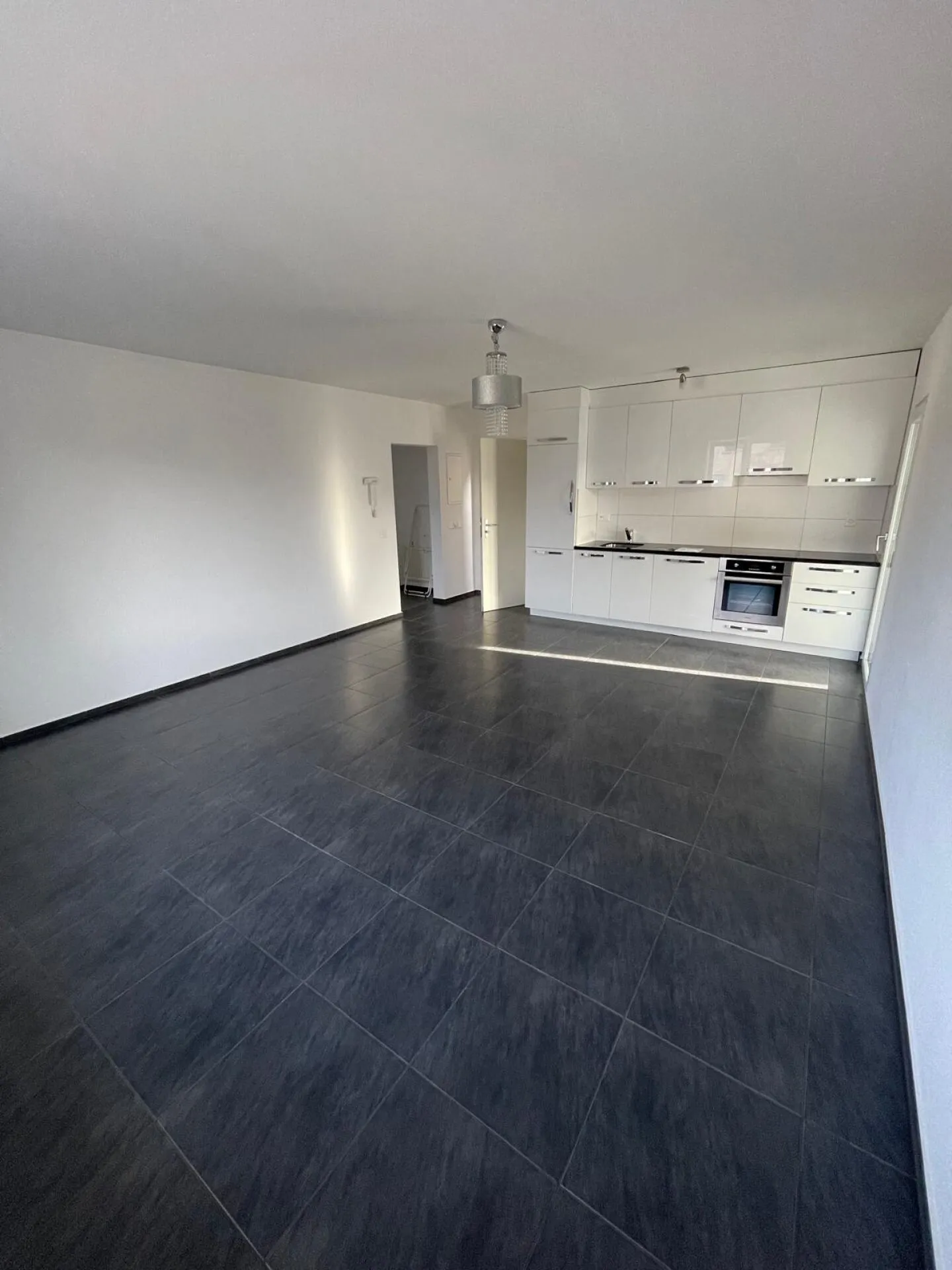 2.5 Room Apartment in Derendingen - Photo 2 of 5