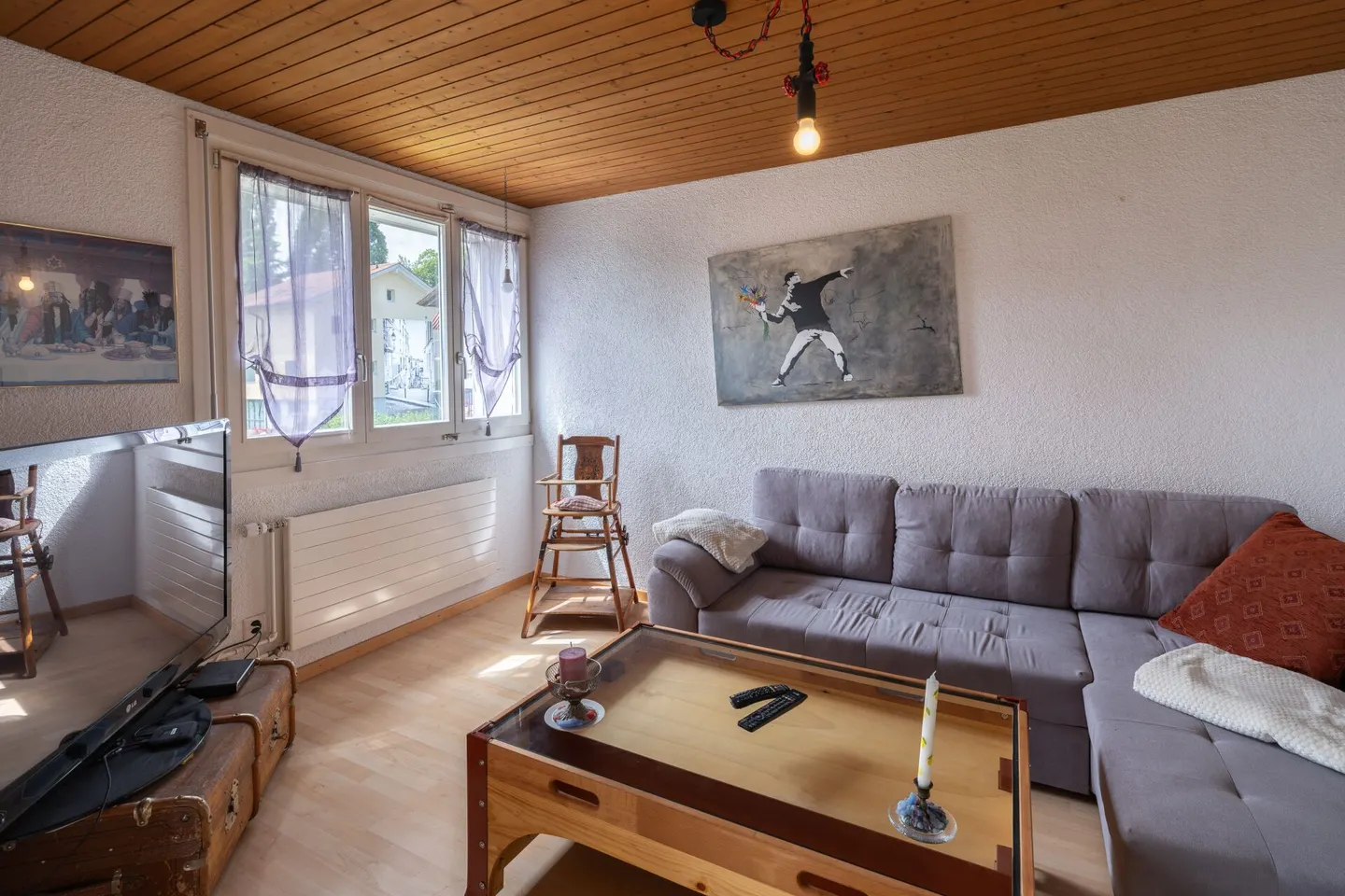 Appartement sous les combles de 3,5 pièces avec vue imprenable sur Belp - Photo 12 sur 13