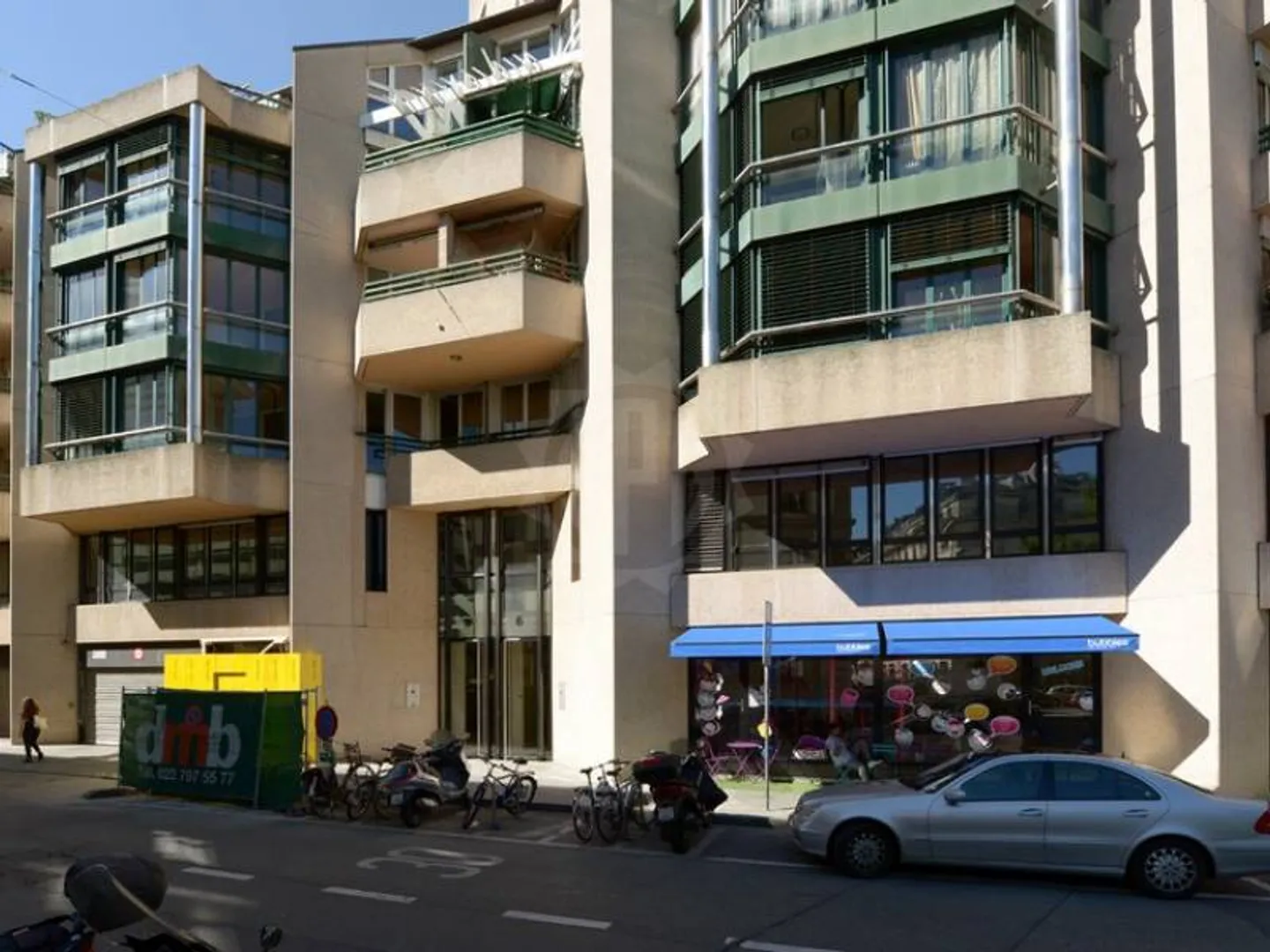 Parkplatz - Genf - Foto 1 von 4