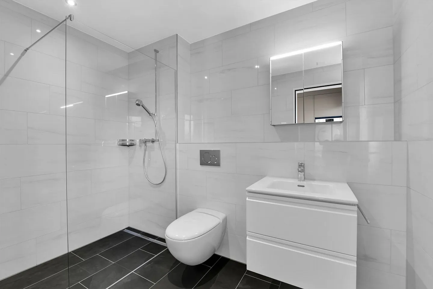 For those who want more than four walls - Photo 6 of 8