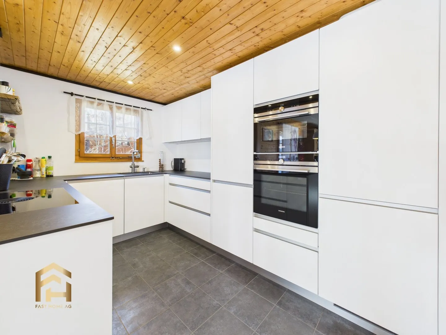 Sunny Chalet with Apartment and Expansion Potential - Photo 5 of 13