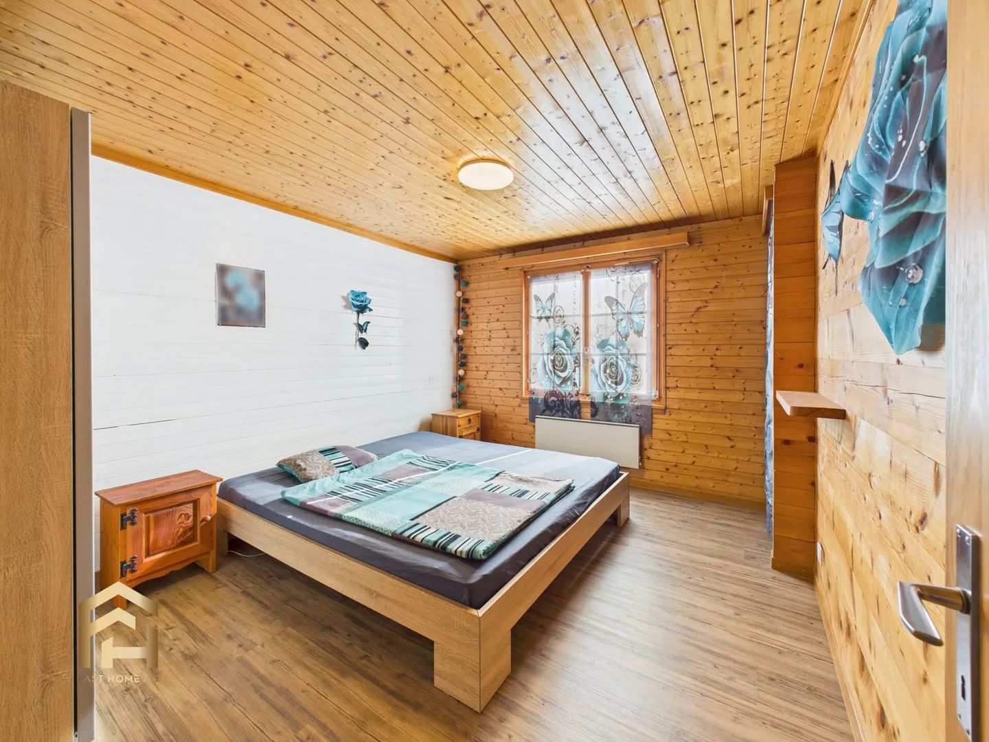 Sunny Chalet with Apartment and Expansion Potential - Photo 7 of 13