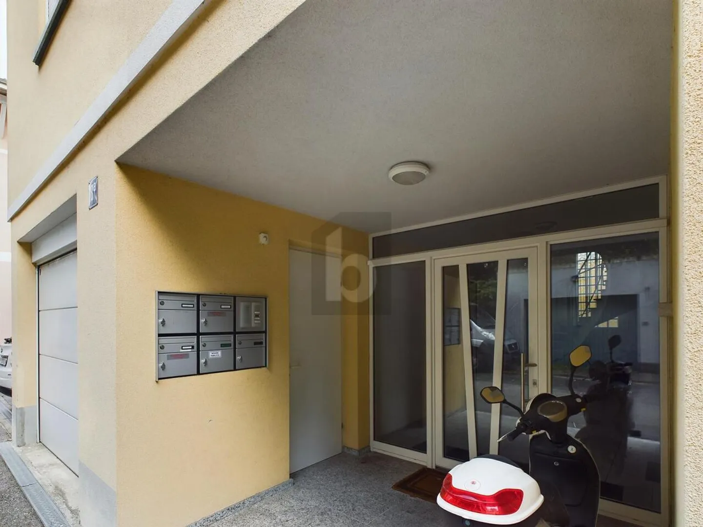 Edificio residenziale 14 stanze - Foto 3 di 6