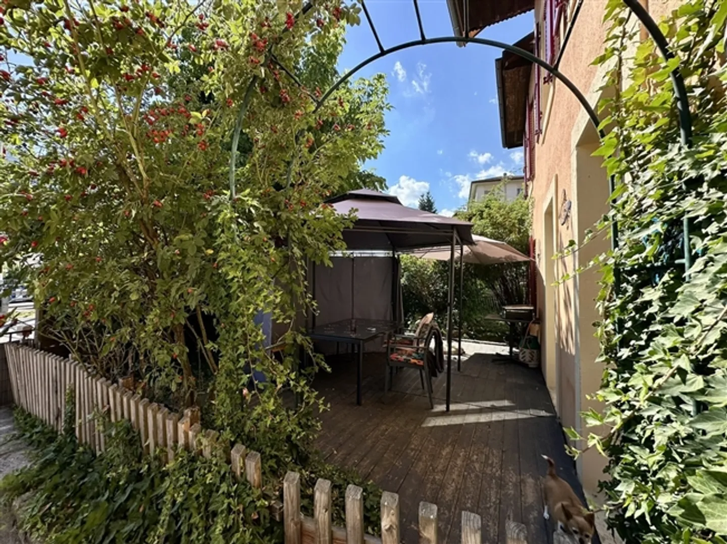 Casa caratteristica con terreno e frutteto nel cuore del villaggio - Foto 13 di 13