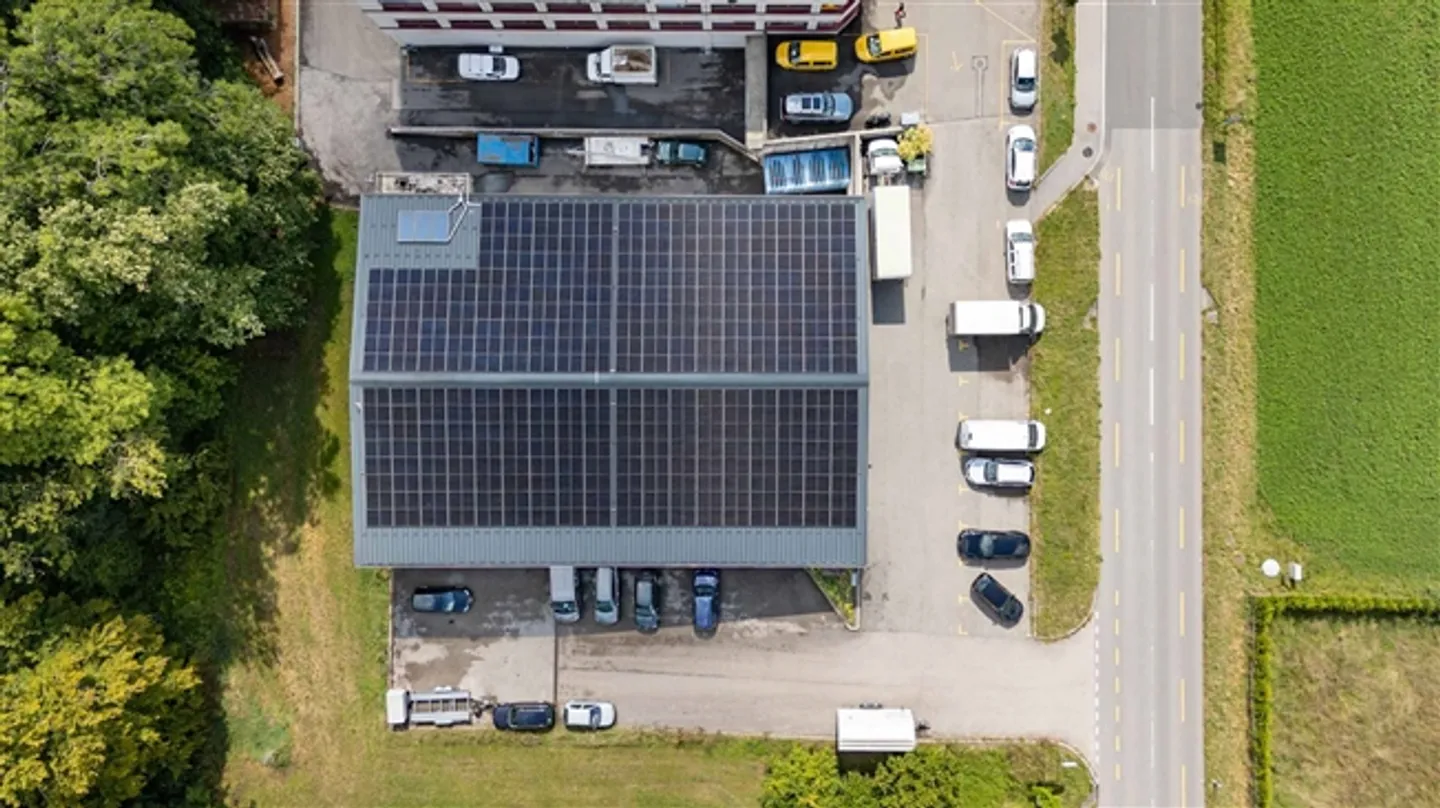 «Eine Chance Ihre 640 m2 große Werkstatt und Ihr Zuhause an der gleichen Adresse» - Foto 3 von 8