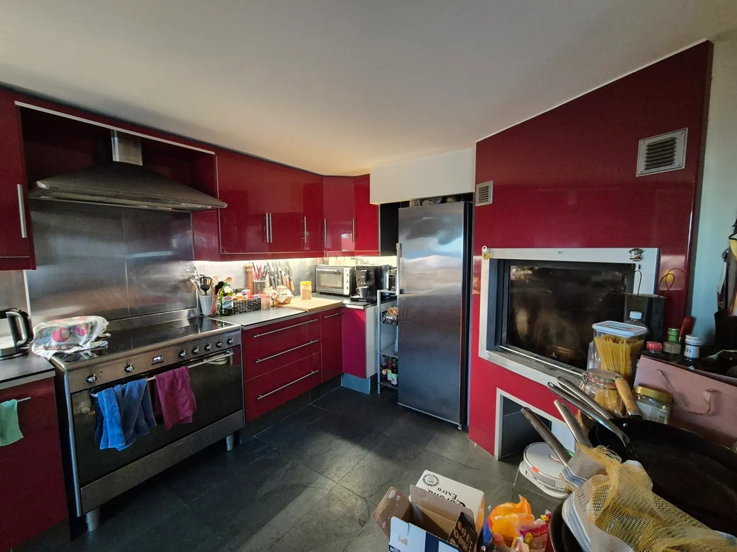 Rental building with 3 apartments, ideal for investments - Photo 3 of 14