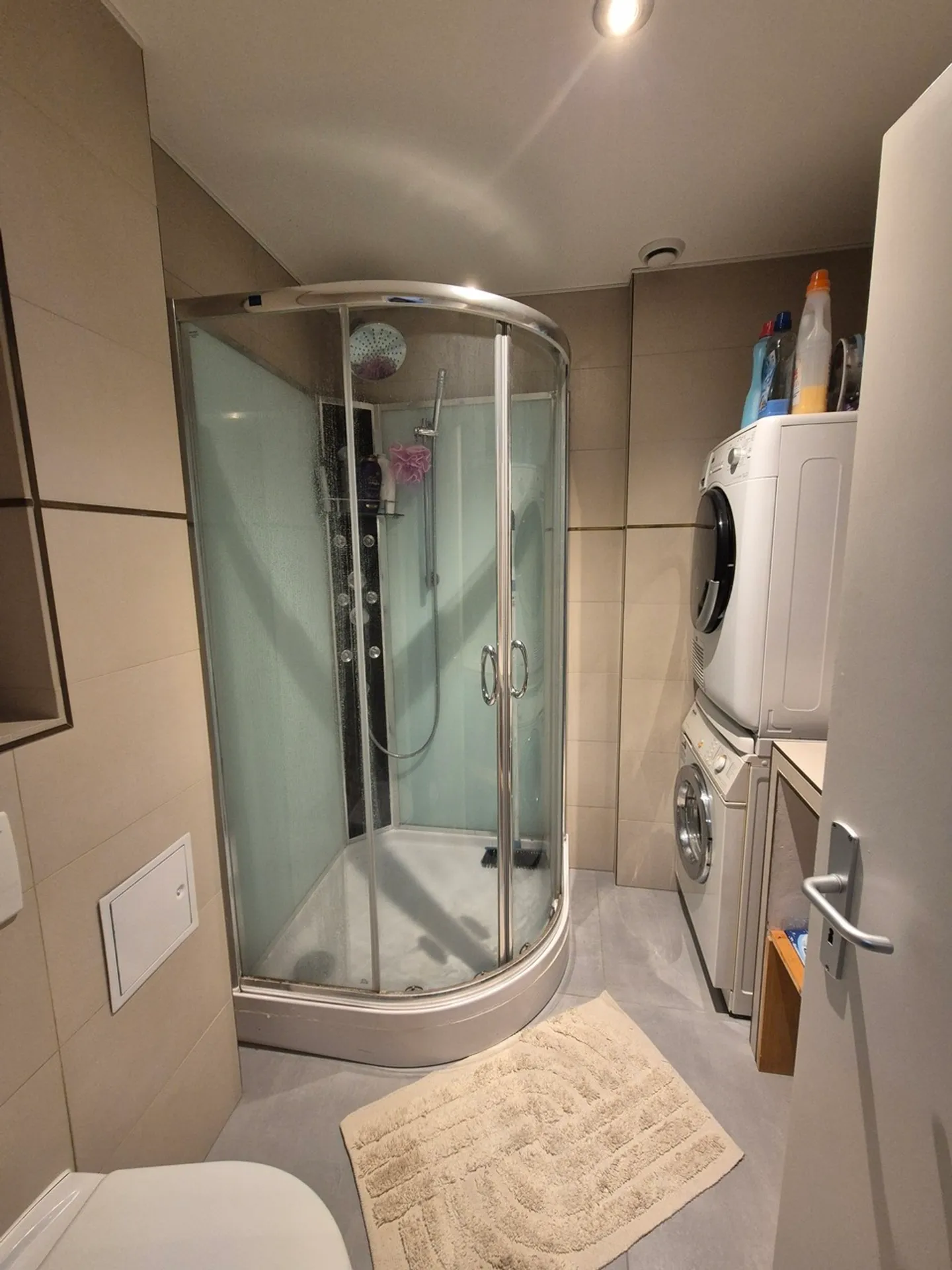 Rental building with 3 apartments, ideal for investments - Photo 12 of 14